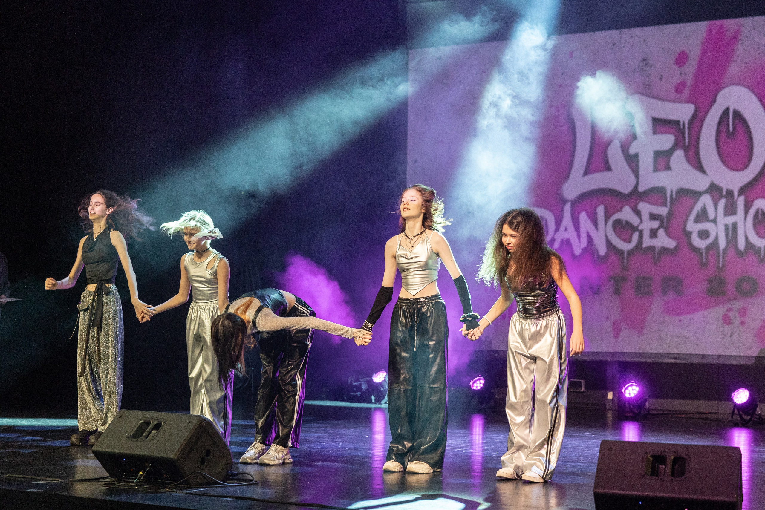 LEO DANCE SHOW WINTER 2025. Семейный и детский фотограф в Варшаве Мила Бобровская