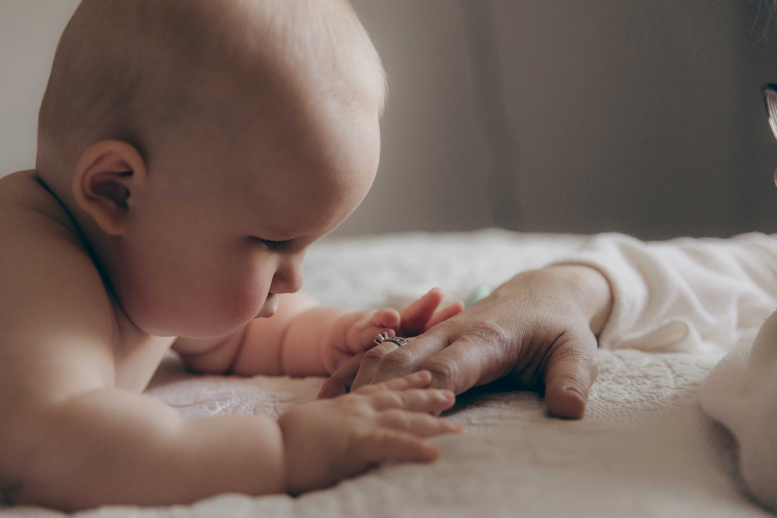 At-Home Baby Photoshoot — First Months of Life in a Cozy Home. Family and children’s photographer in Chicago