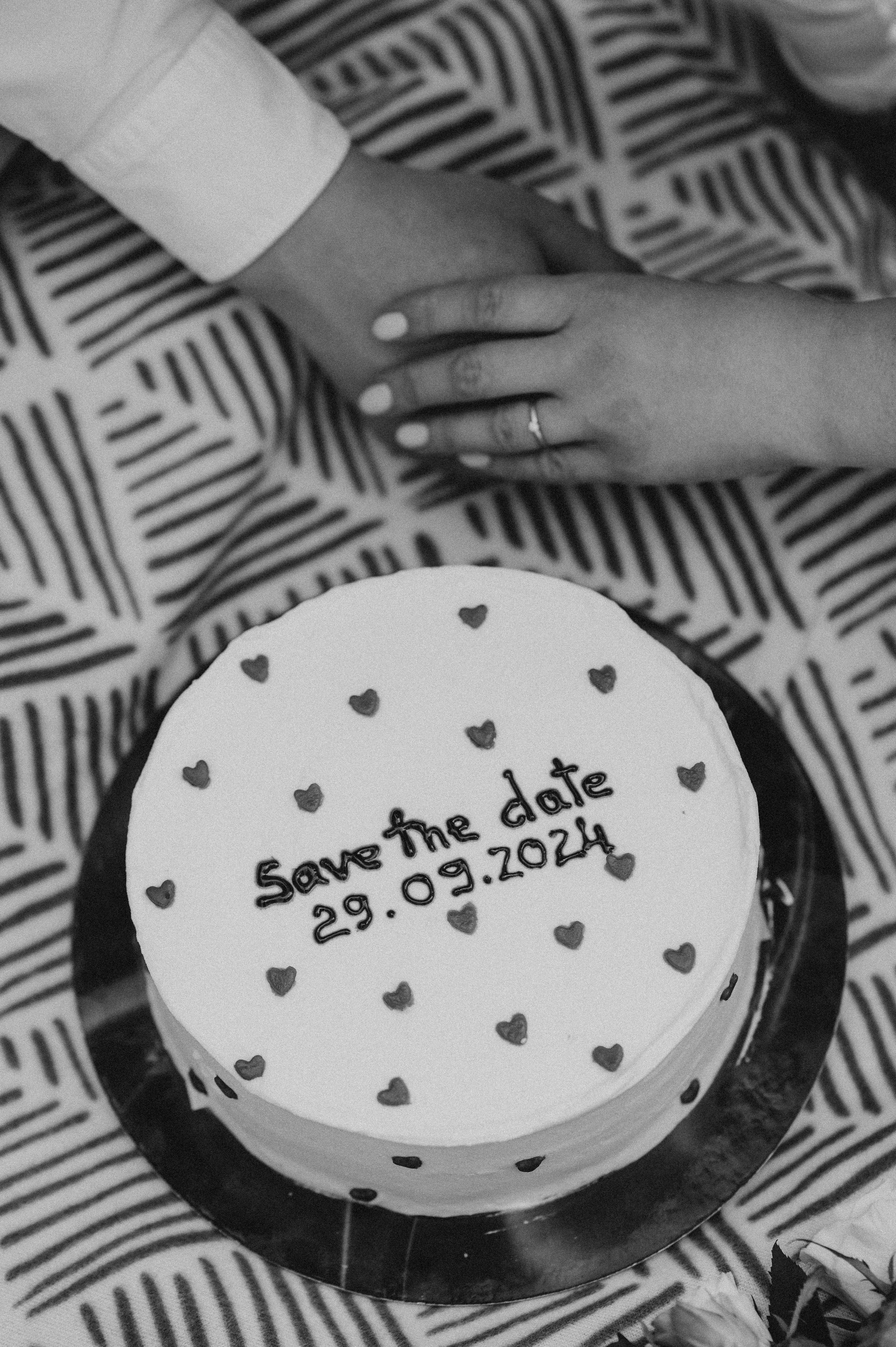 Magda + Andrei | Lovers in the garden. Proud Vision Weddings | Wedding Photography & Film — Servicii profesionale Foto Video Nunta Iasi