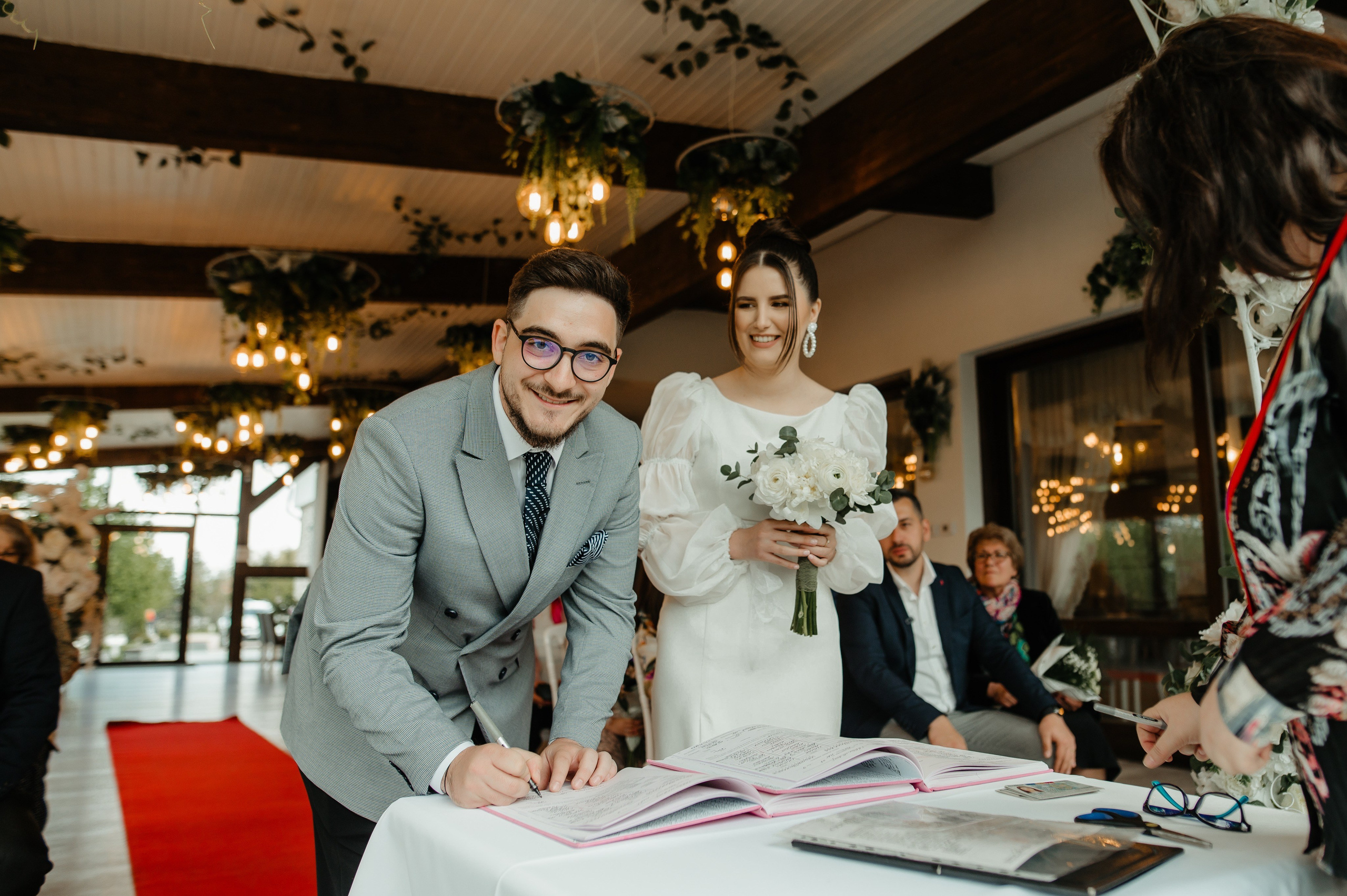 Cununie civila facuta in alta zi. Proud Vision Weddings | Wedding Photography & Film — Servicii profesionale Foto Video Nunta Iasi