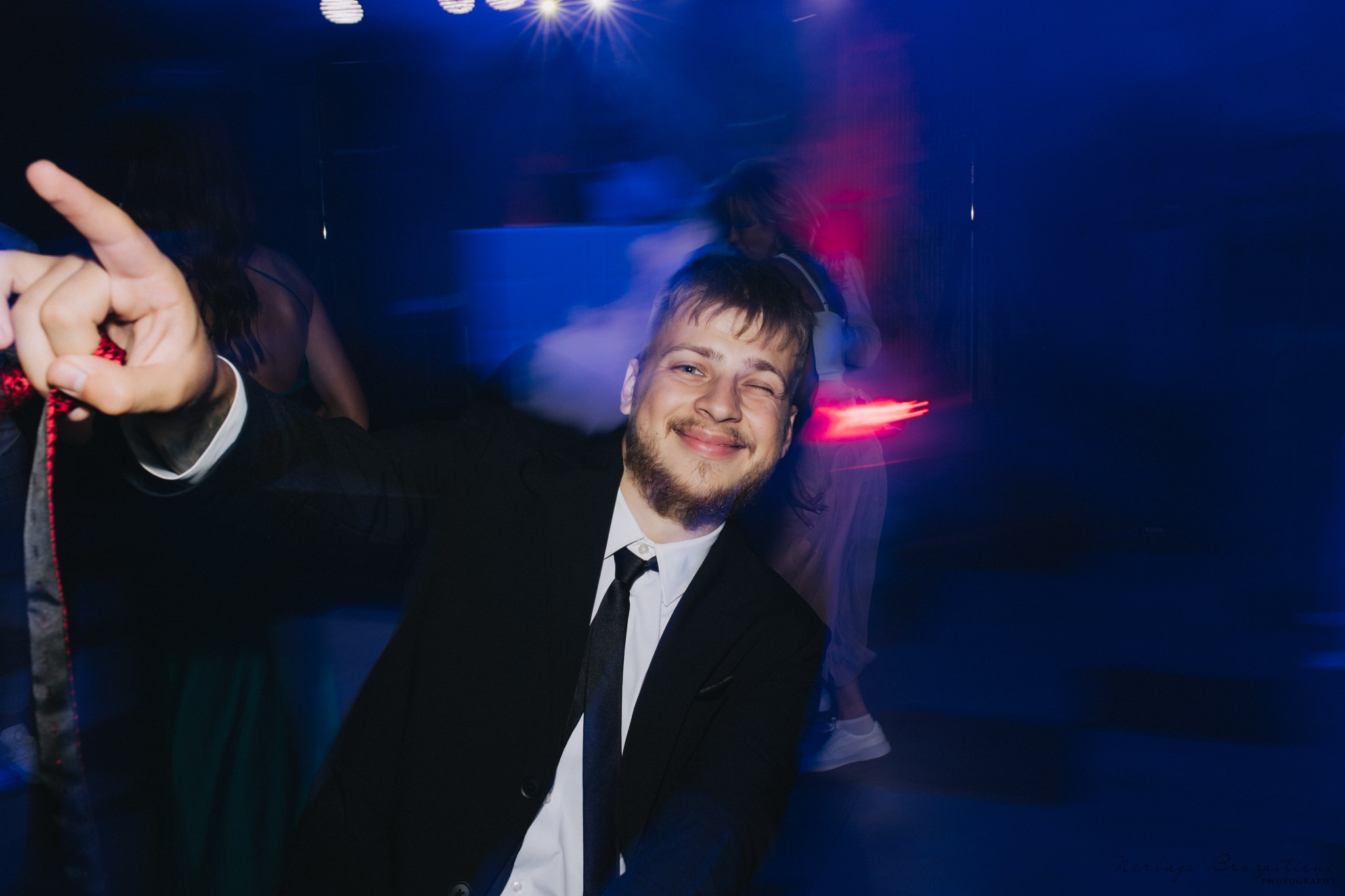 Vestuvinė fotosesija Kaune, Vienybės aikštėje, prie Lietuvos banko