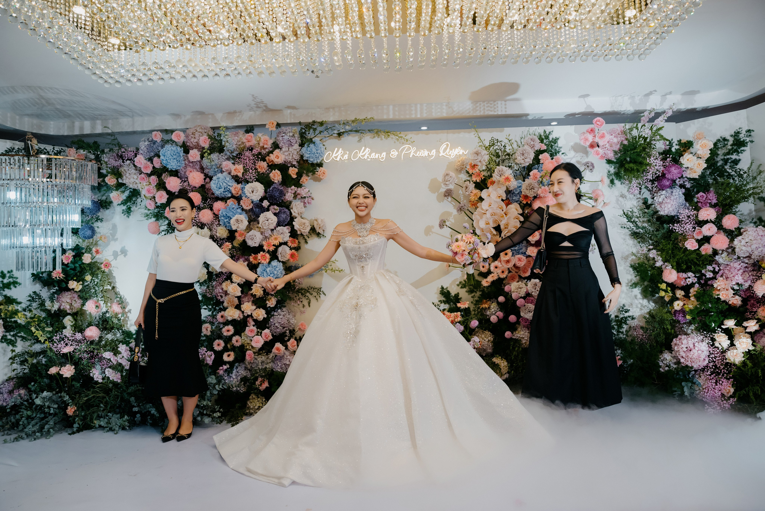 KHANG & QUYEN / Lavela Hotel. Saigon Wedding Present | Art Beyond Moments
