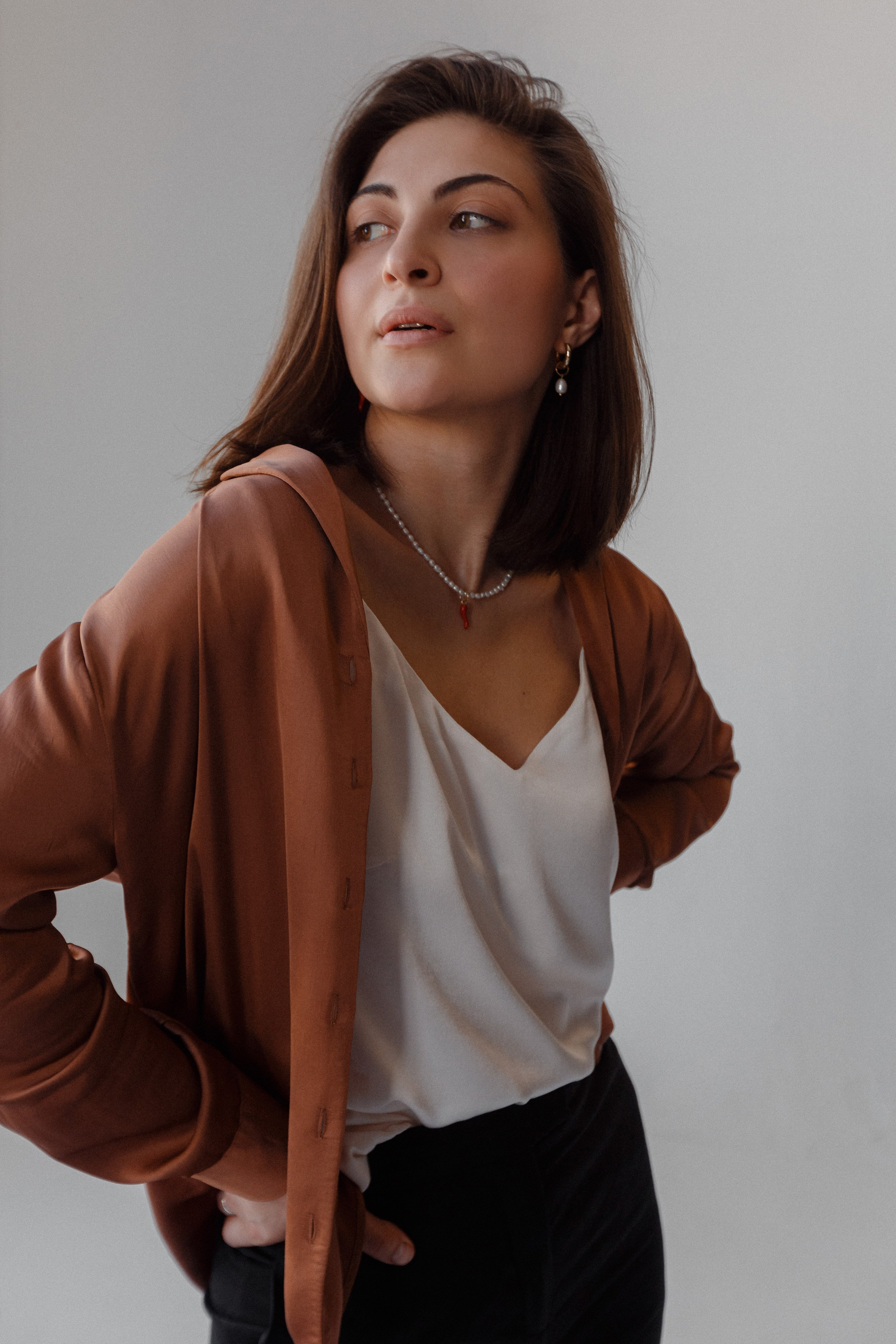 Hermosa chica en un estudio fotográfico. Fotógrafo de retrato, familia y reportajes en Valencia | España | Europa Vitalii Lumier