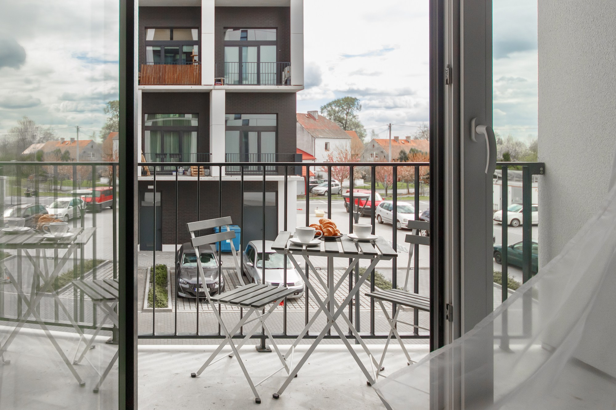 Fotografia nieruchomości, wnętrz, mieszkań, restauracji, biur i apartamentów. Wedding and portrait photographer in Poland Vitali Frozen