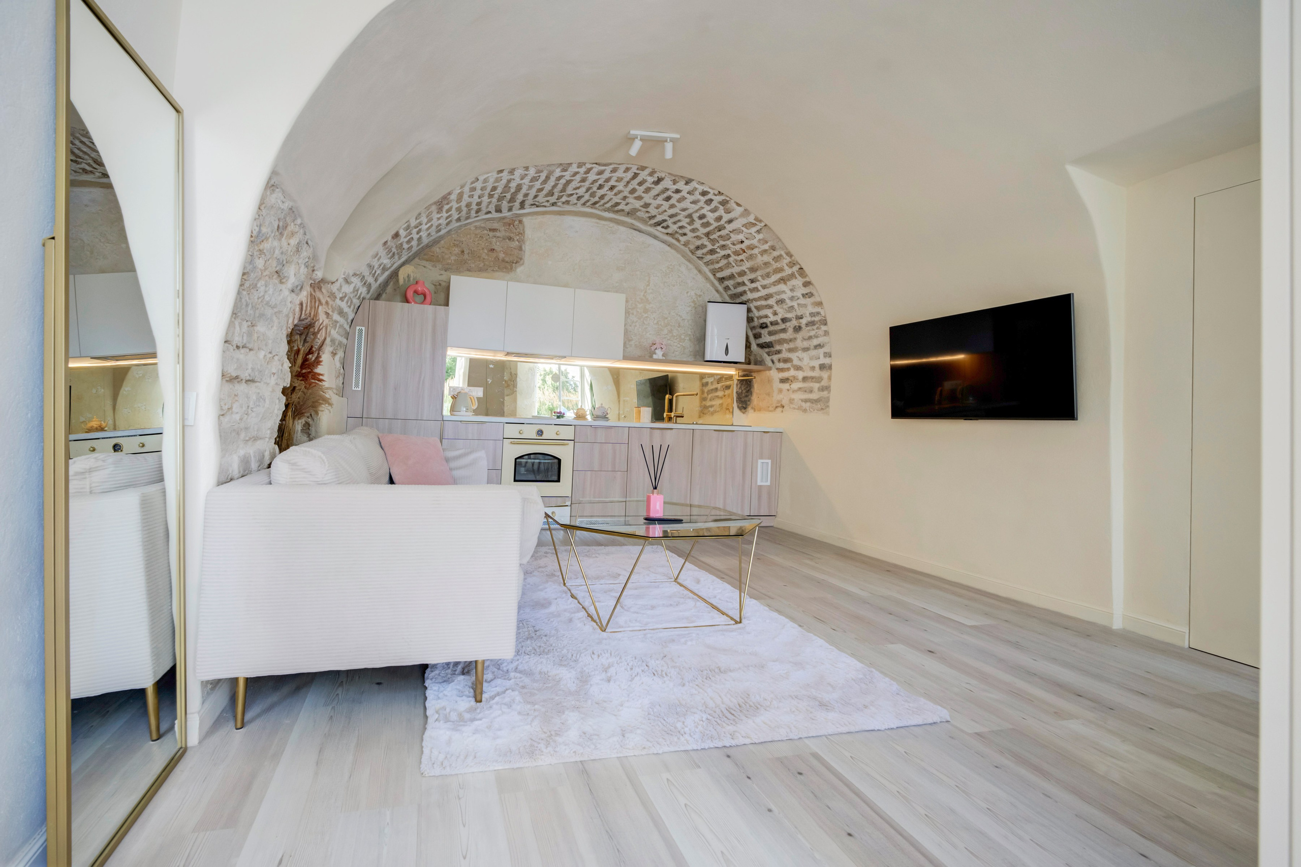 Butų, gyvenamųjų namų, komercinių patalpų fotografavimas. Elina Sapiega fotografė Vilniuje