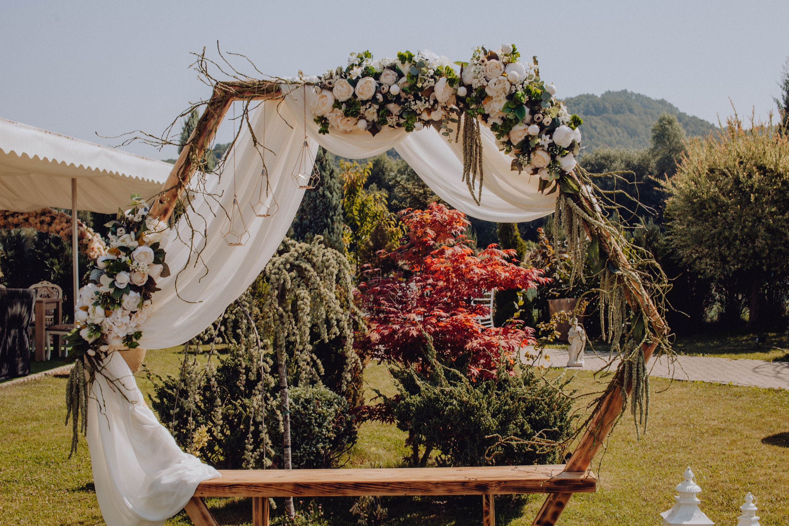 Ștefan & Clara. Wedding & couple photographer from Romania Rut Vetan