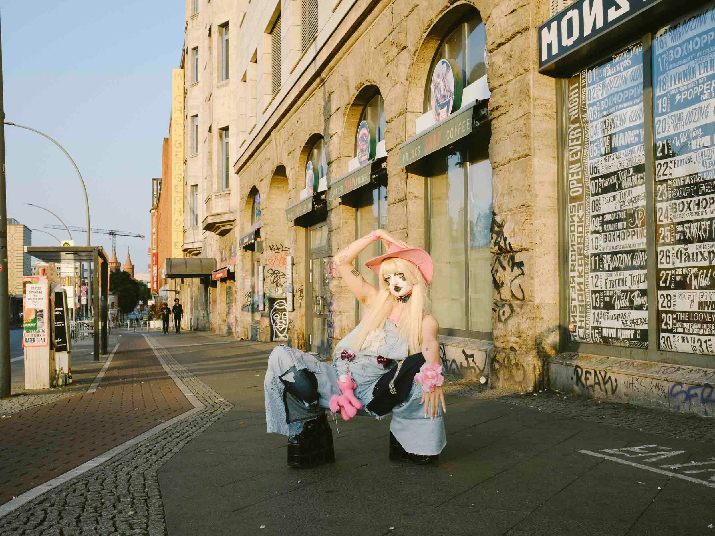 Nightlife. Photographer Viktor Nikishov