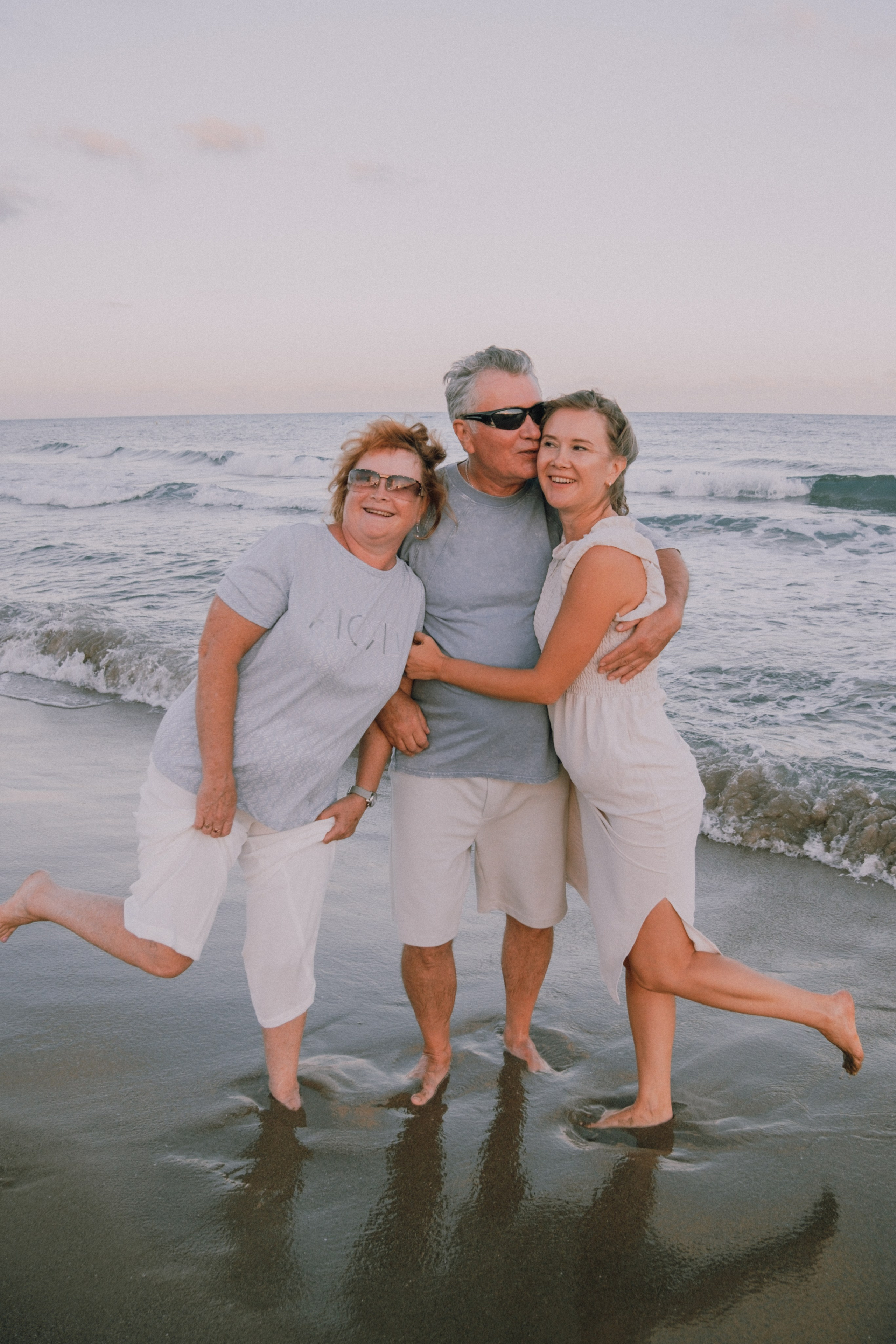 Sesión familiar en la playa. Fotografía profesional en Calafell - Elena Medvedeva