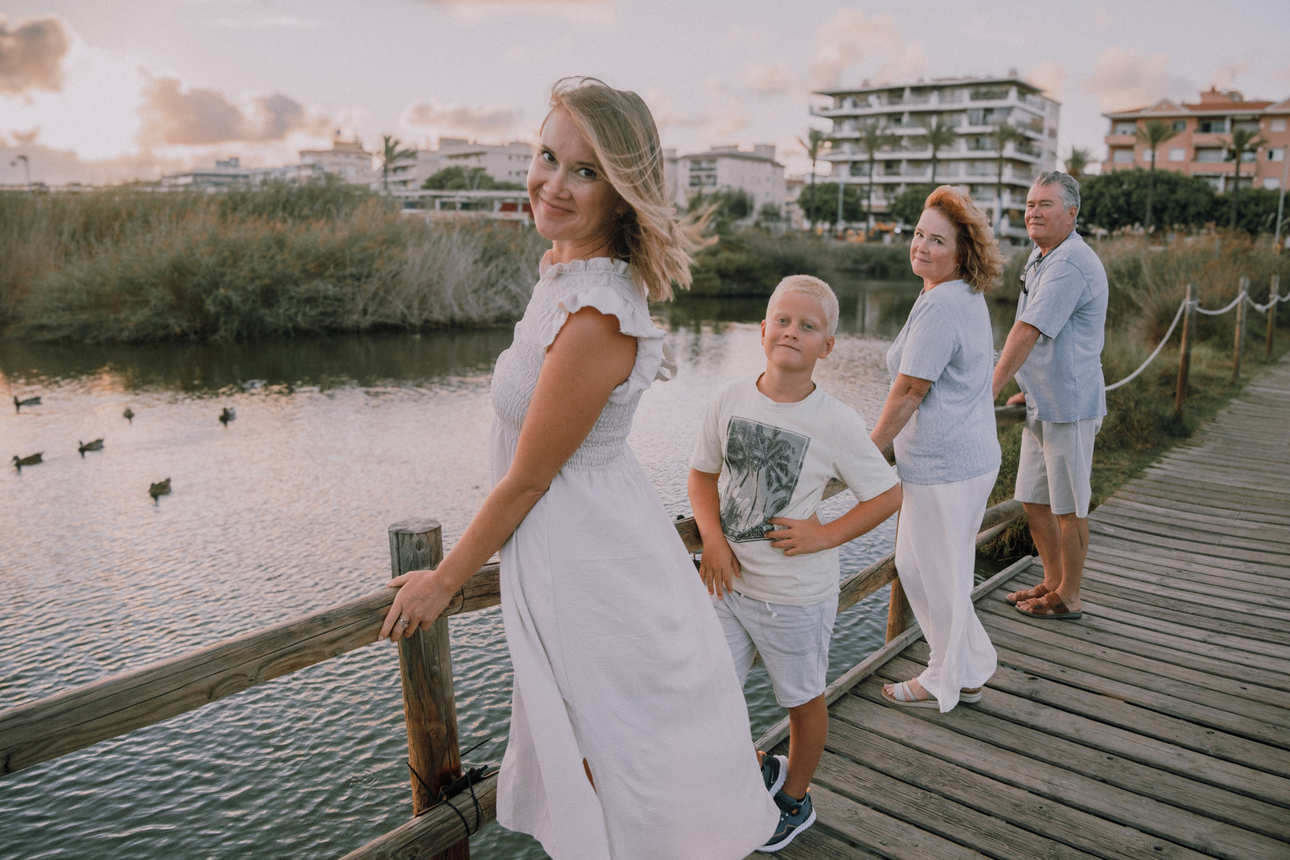 Sesión familiar en la playa. Fotografía profesional en Calafell - Elena Medvedeva