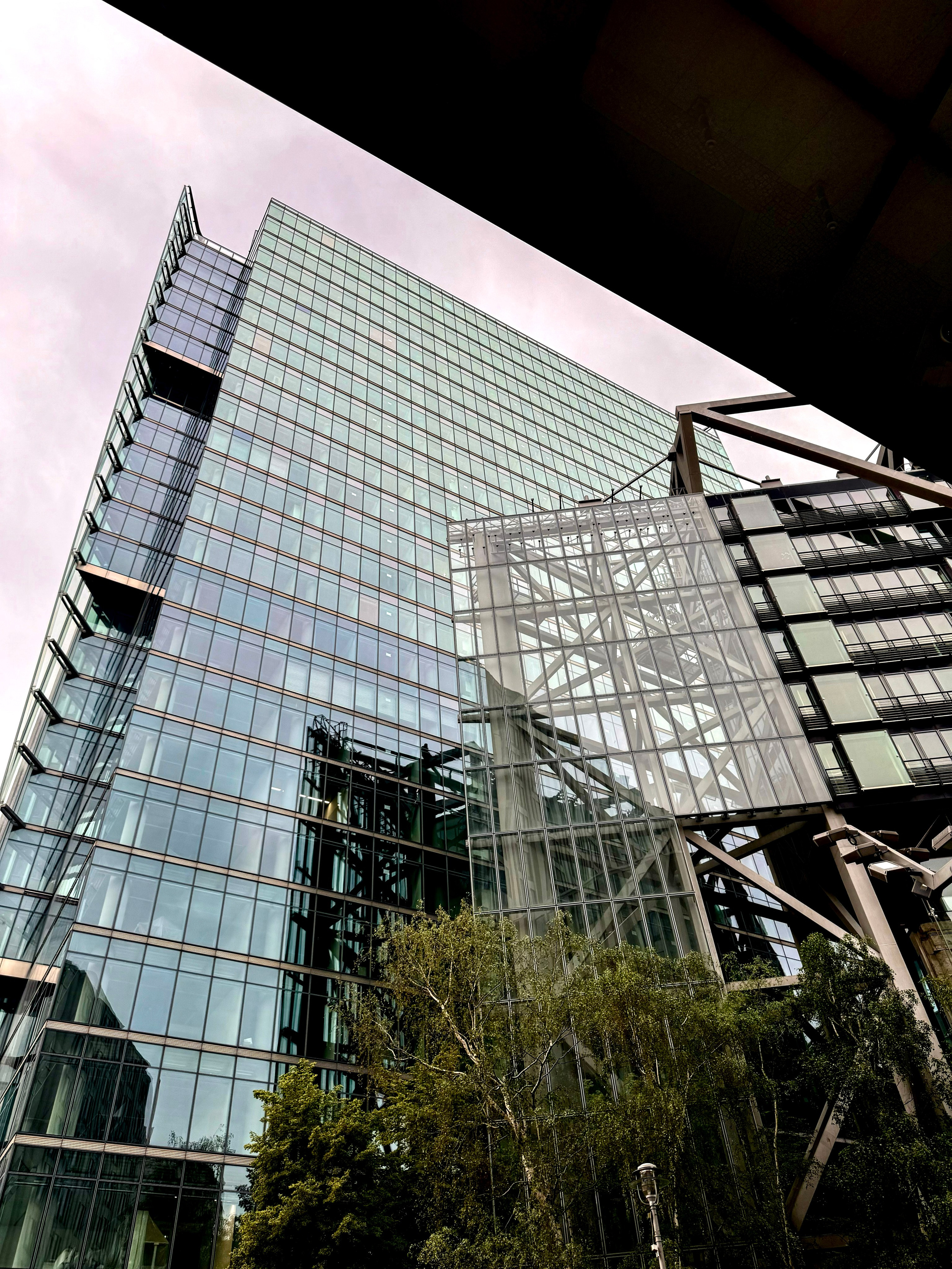 Berliner Mischung (in Farbe). BNW Around Photography