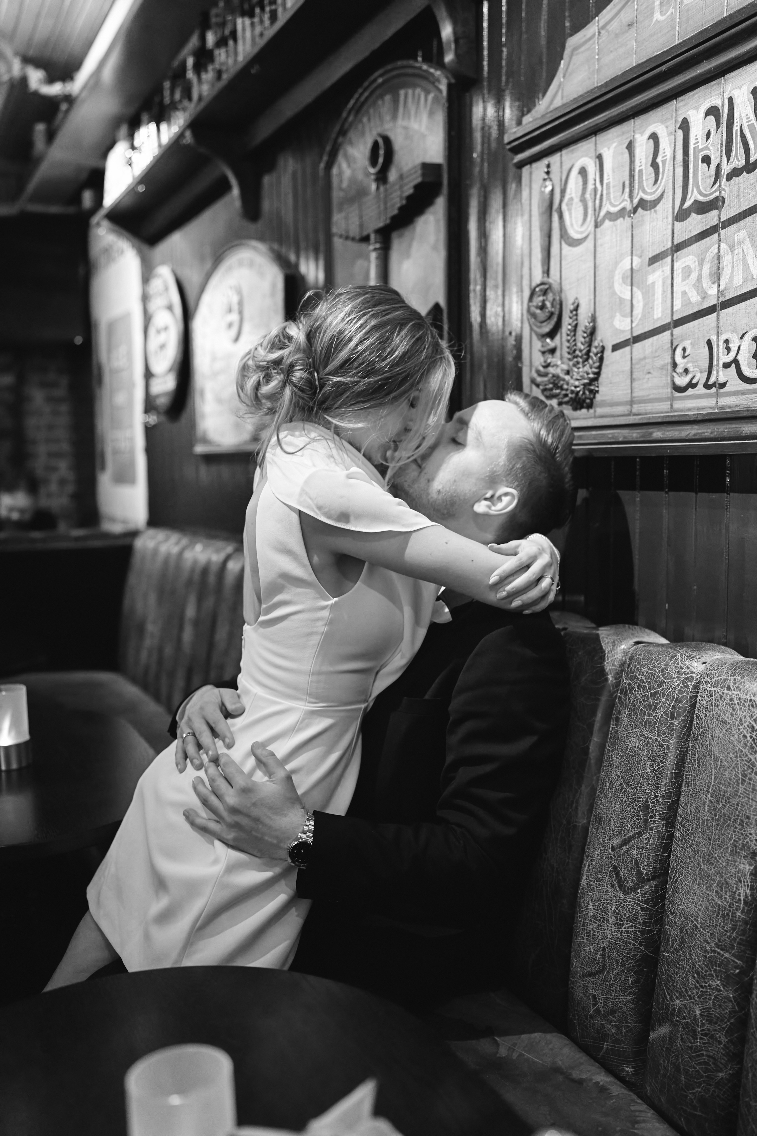 Amy in Oslo. Bryllupsfotograf i Oslo. André Korsak – candid og dokumentarisk fotograf