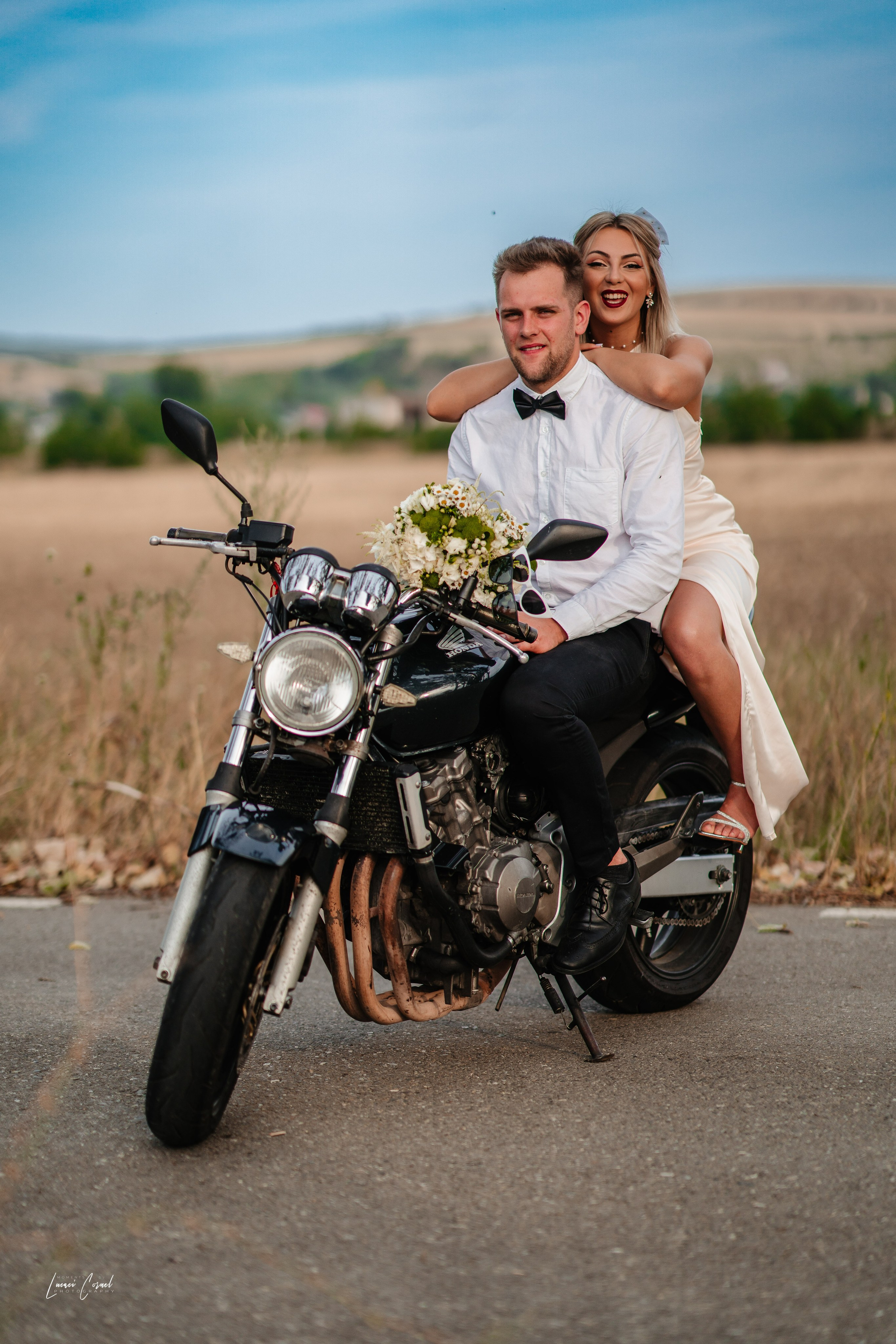 Save The Date – Emoție și anticipare. Fotograf de nuntă, corporate, botezuri, majorate și aniversări Roman, Lucaci Cornel