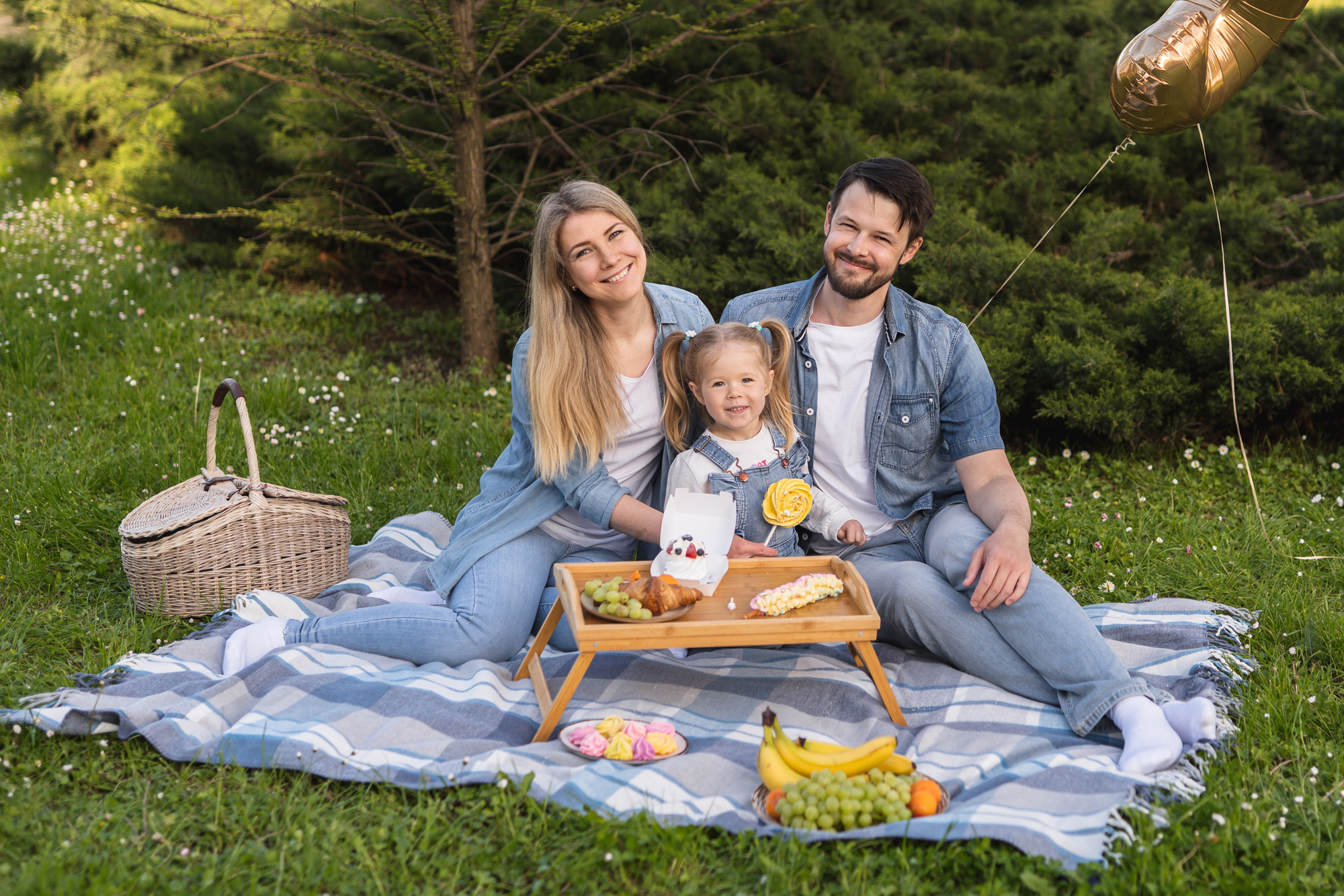 Marina + Denis = Anya. Photograph in Bulgaria Katerina Zubkova