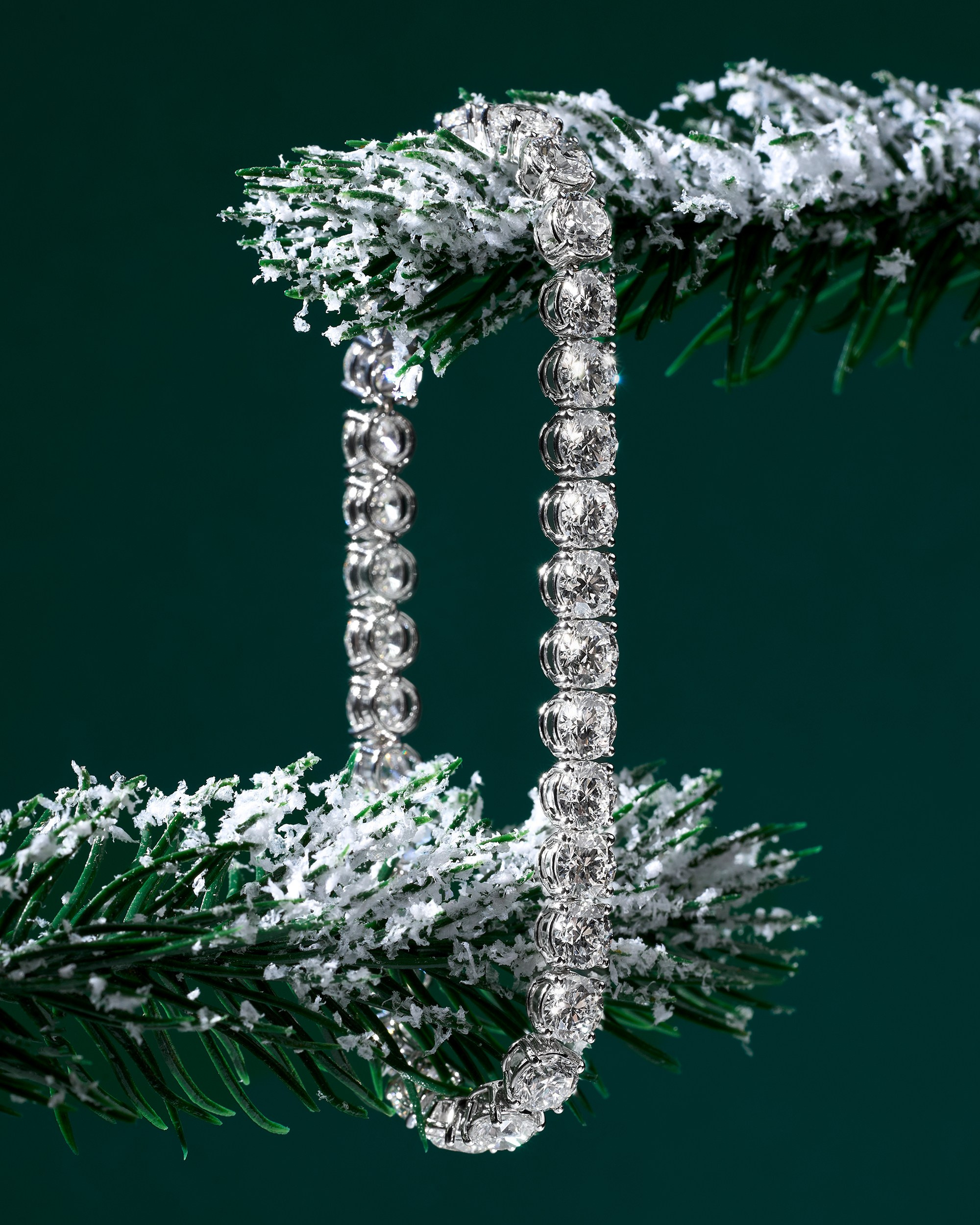 JEWELLERY. Fashion and advertising photographer Alina Mikhalkovich Dubai