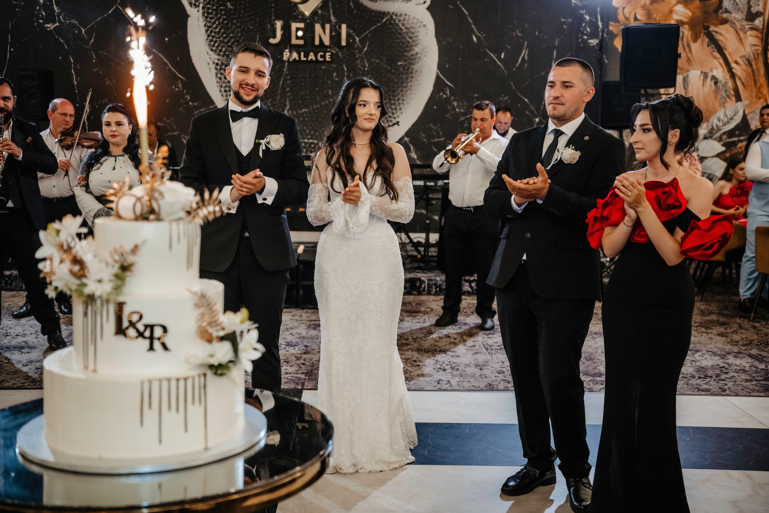 🤎 I o a n a & R o b e r t — Wedding Day Preview. Wedding & Family Photographer