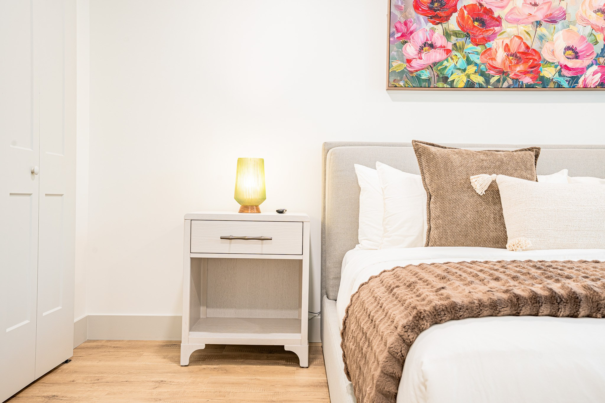 Airbnb: Real Estate 01. Welcome to my video and photo world!