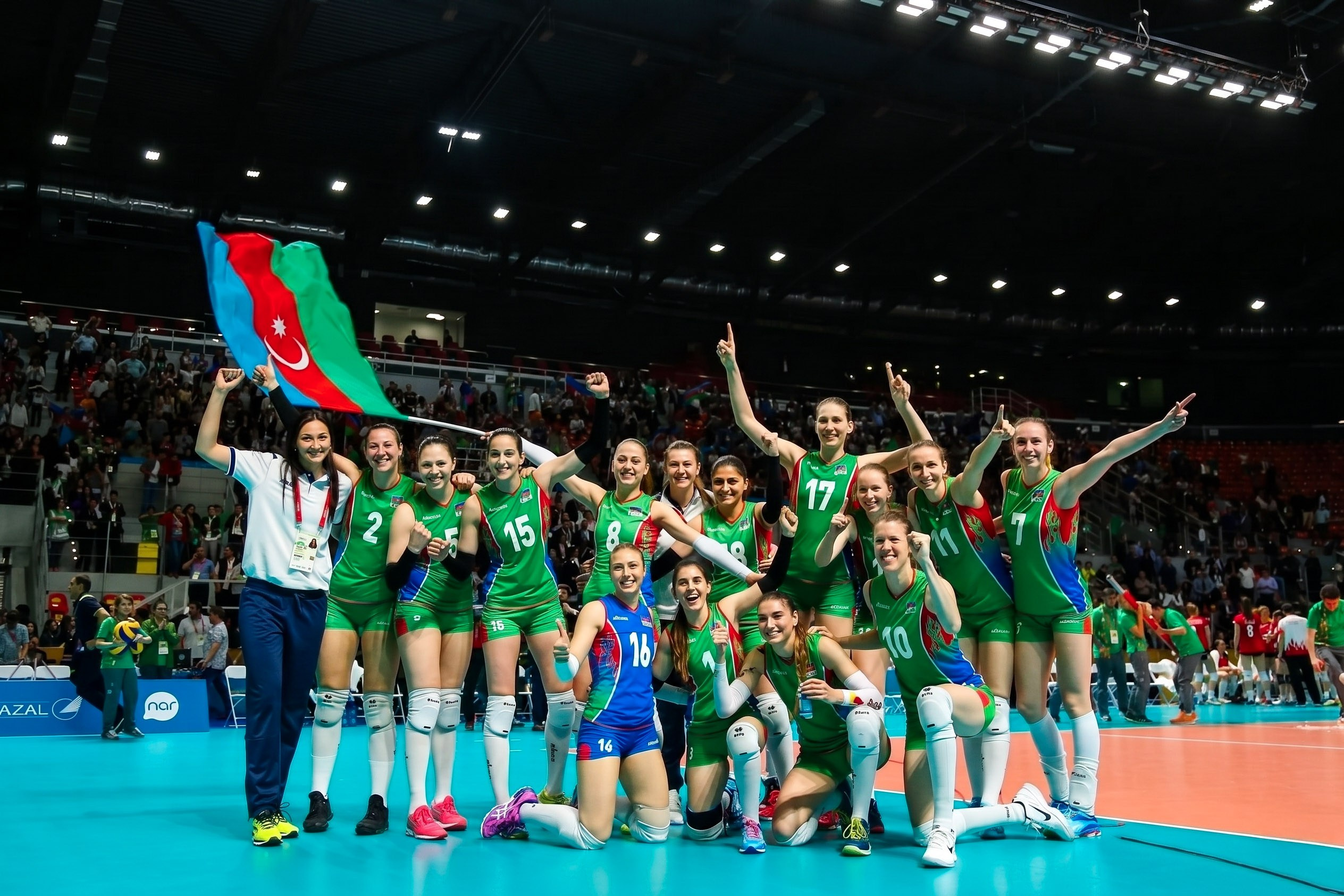 Azərbaycan qadın voleybol millisi beynəlxalq voleybol yarışında mübarizə aparır. Bakı 2015 Avropa Oyunları.
