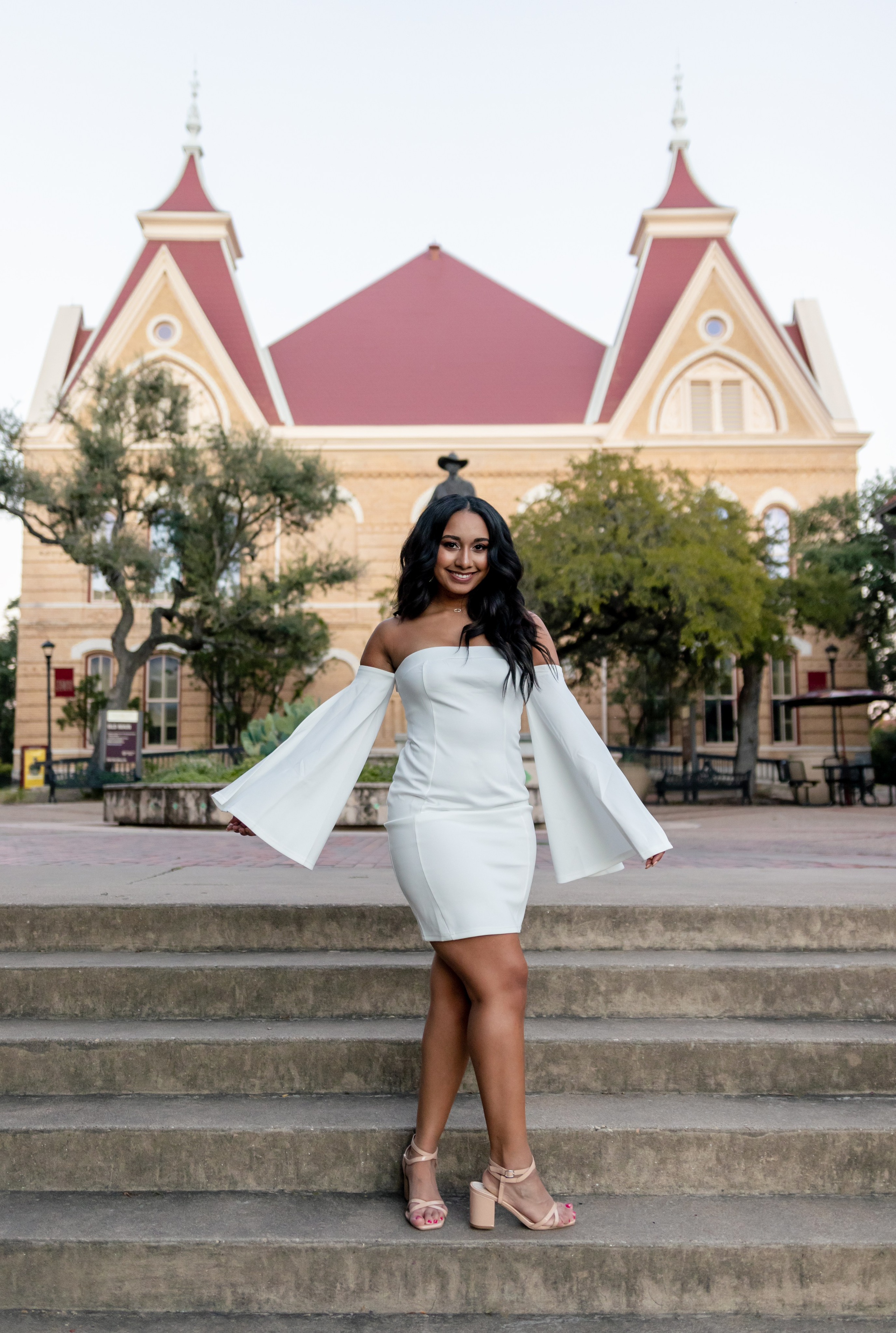 Shayna’s senior photoshoot at Texas State University