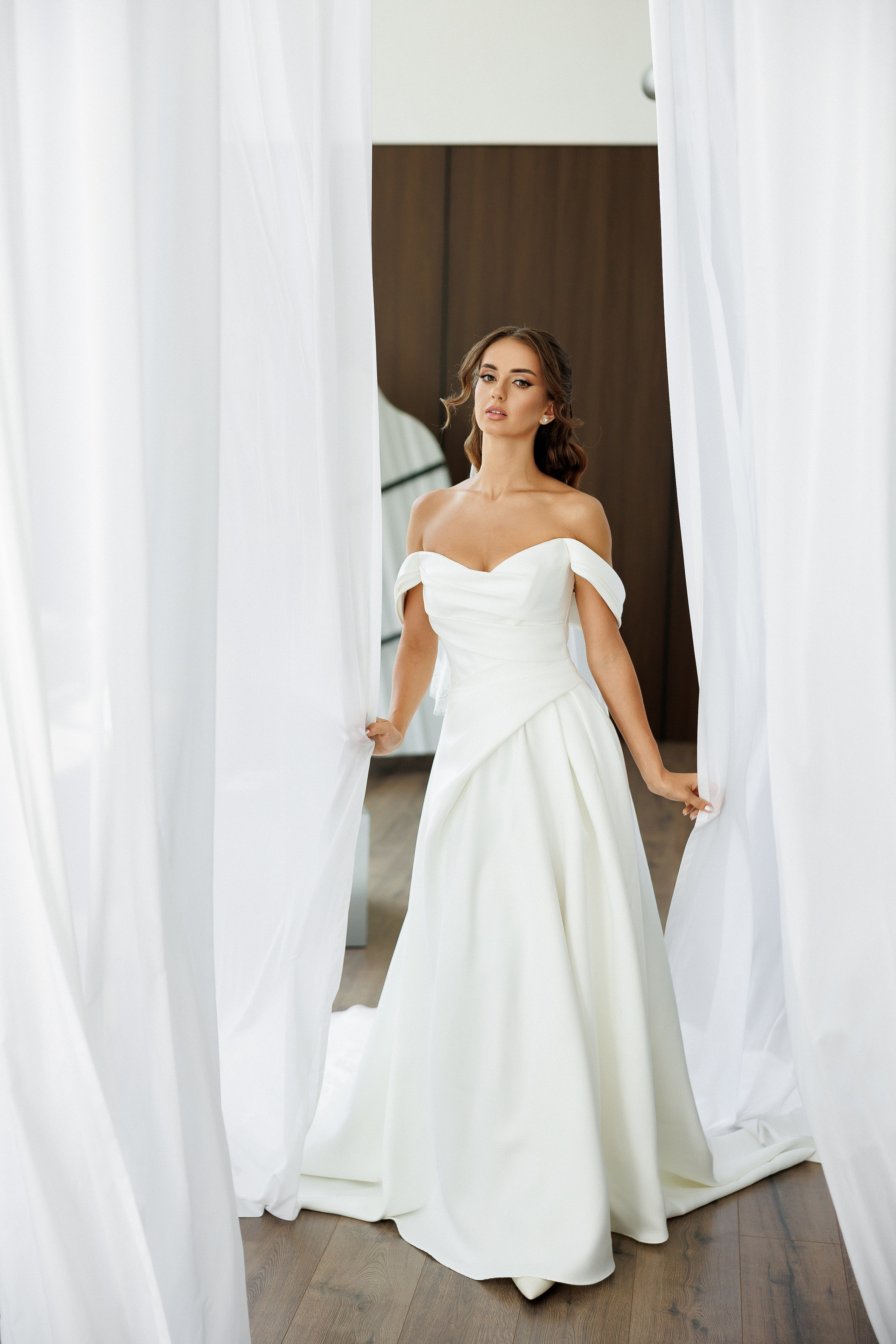 Eugen & Livia — Grand Elysee — Wedding Day. Servicii Foto și Video 067188353