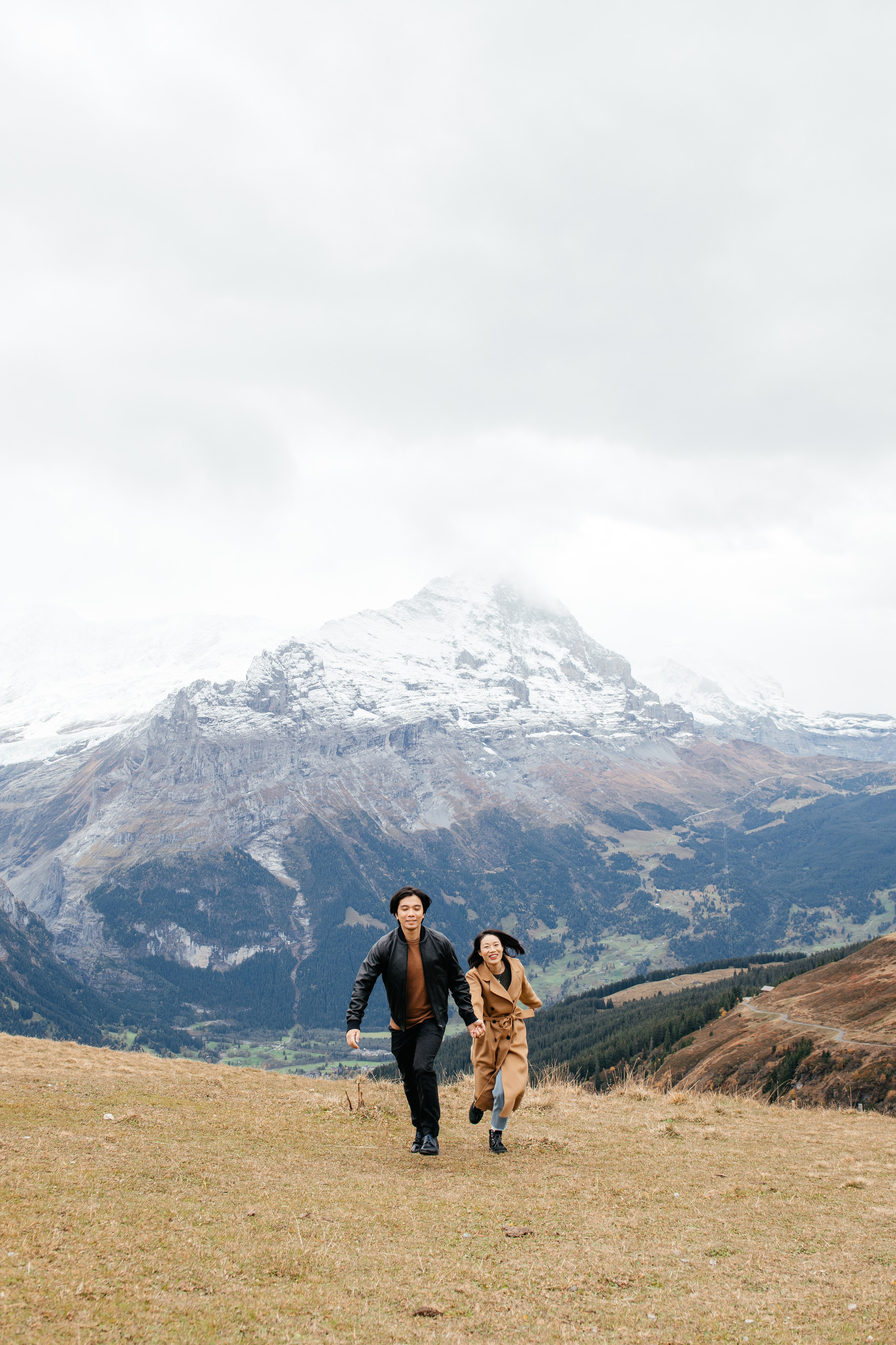 Kaiwen & Xiaoming Grindelwald, Switzerland. I am Elena Altendorfer. Wedding photographer in Zurich and Switzerland