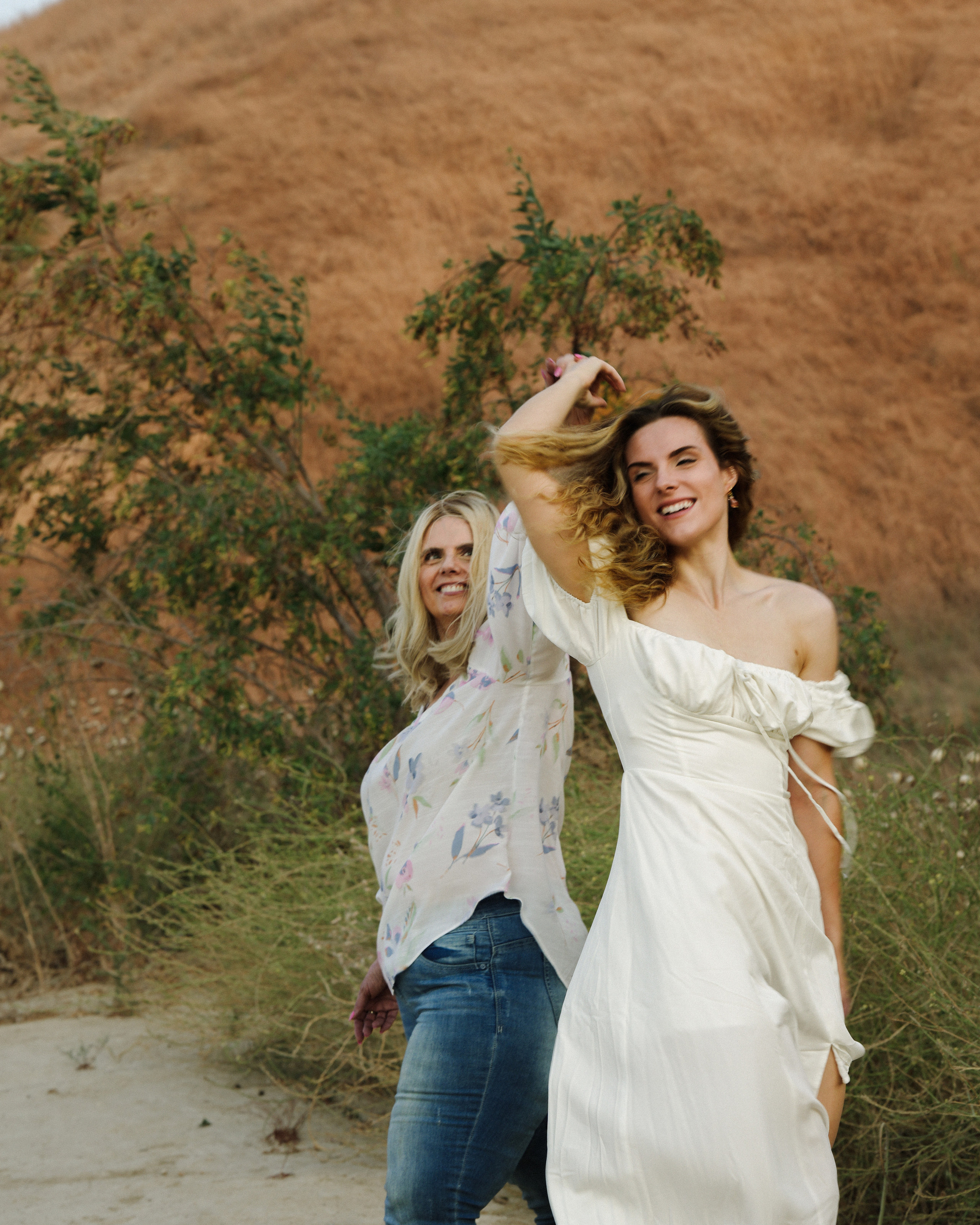 Hayley and Rachel. Zaart.photo. Photographer in TX & Cali
