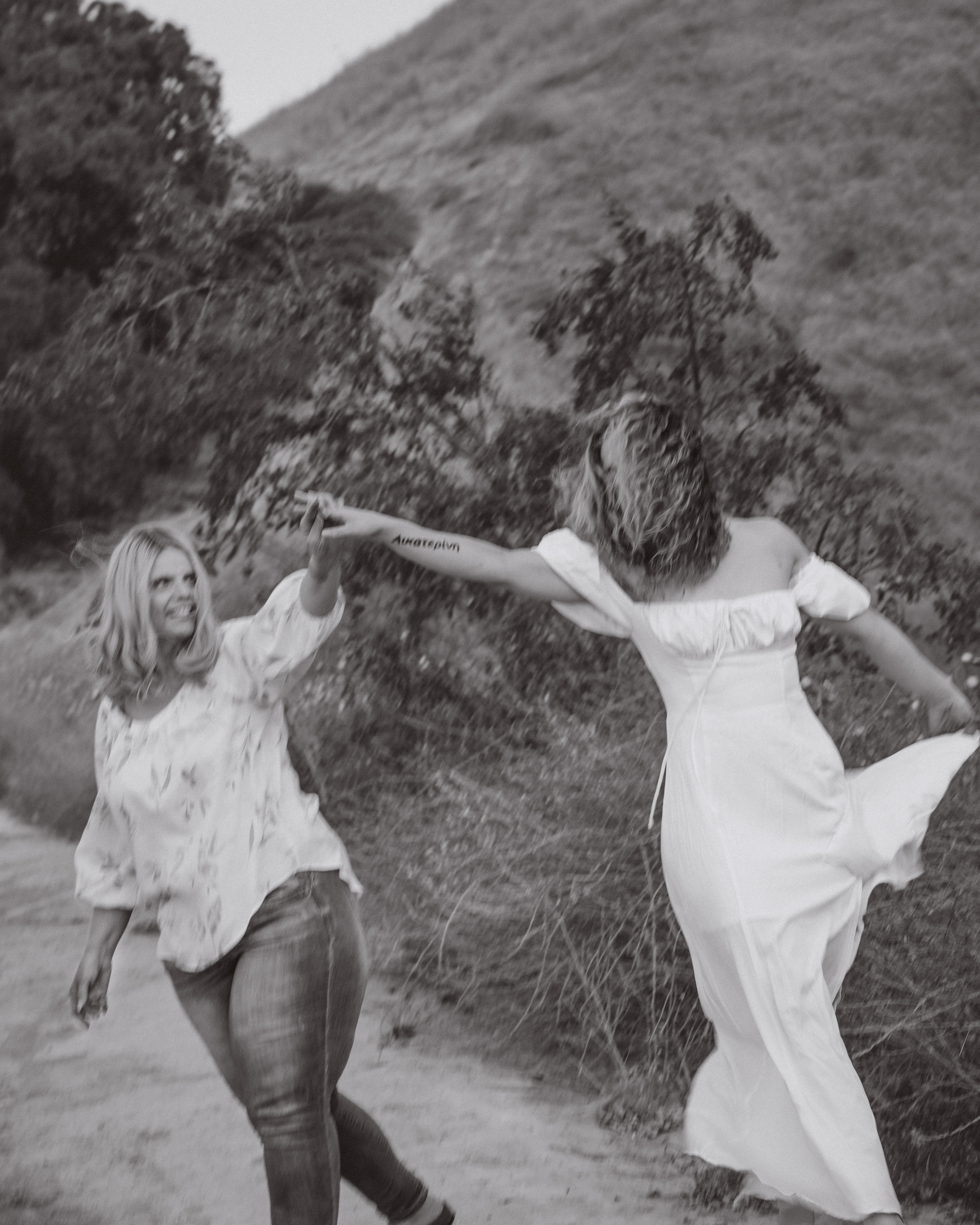 Hayley and Rachel. Zaart.photo. Photographer in TX & Cali