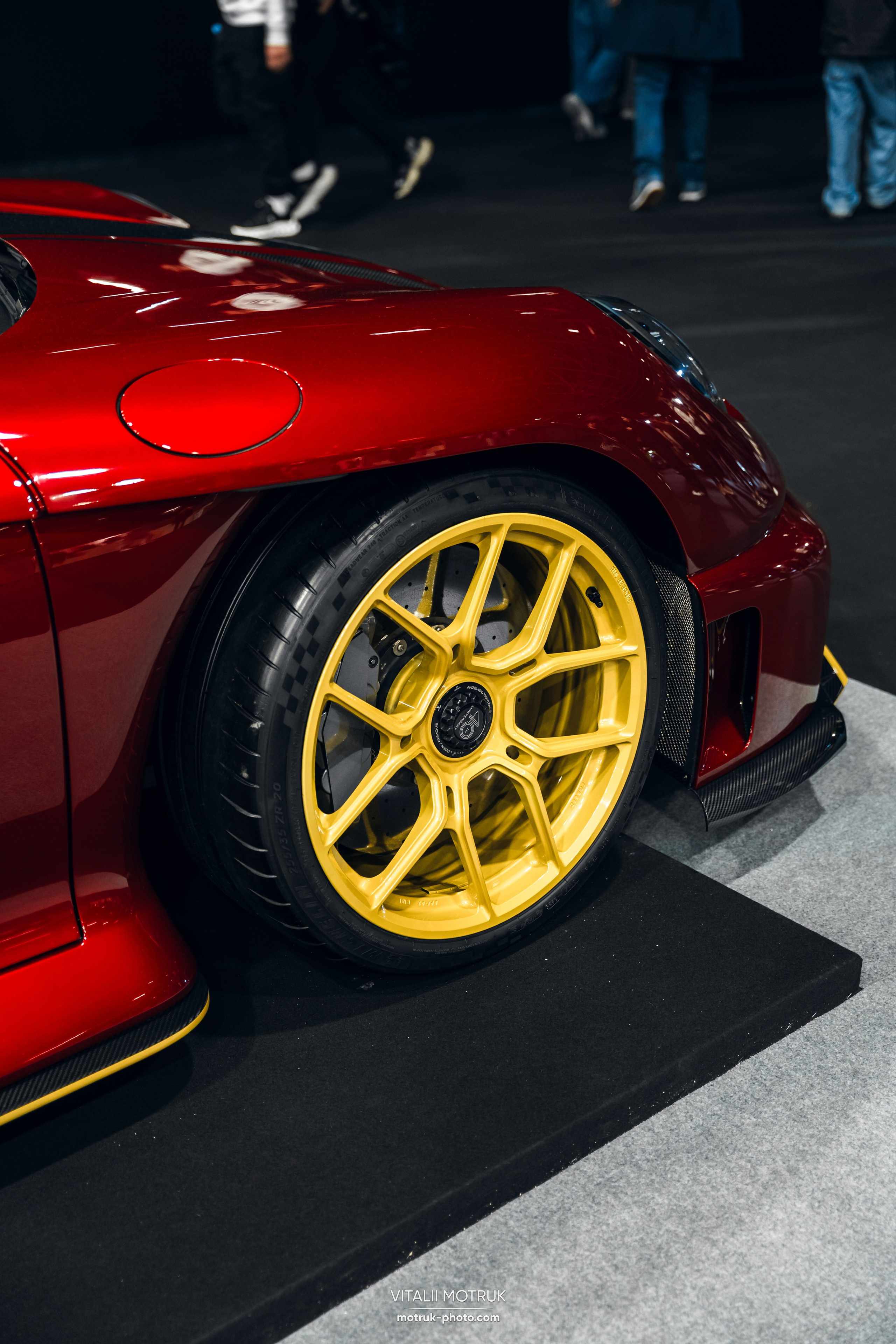 Retromobile 2026. Photographe de voitures à Paris — Vitalii Motruk