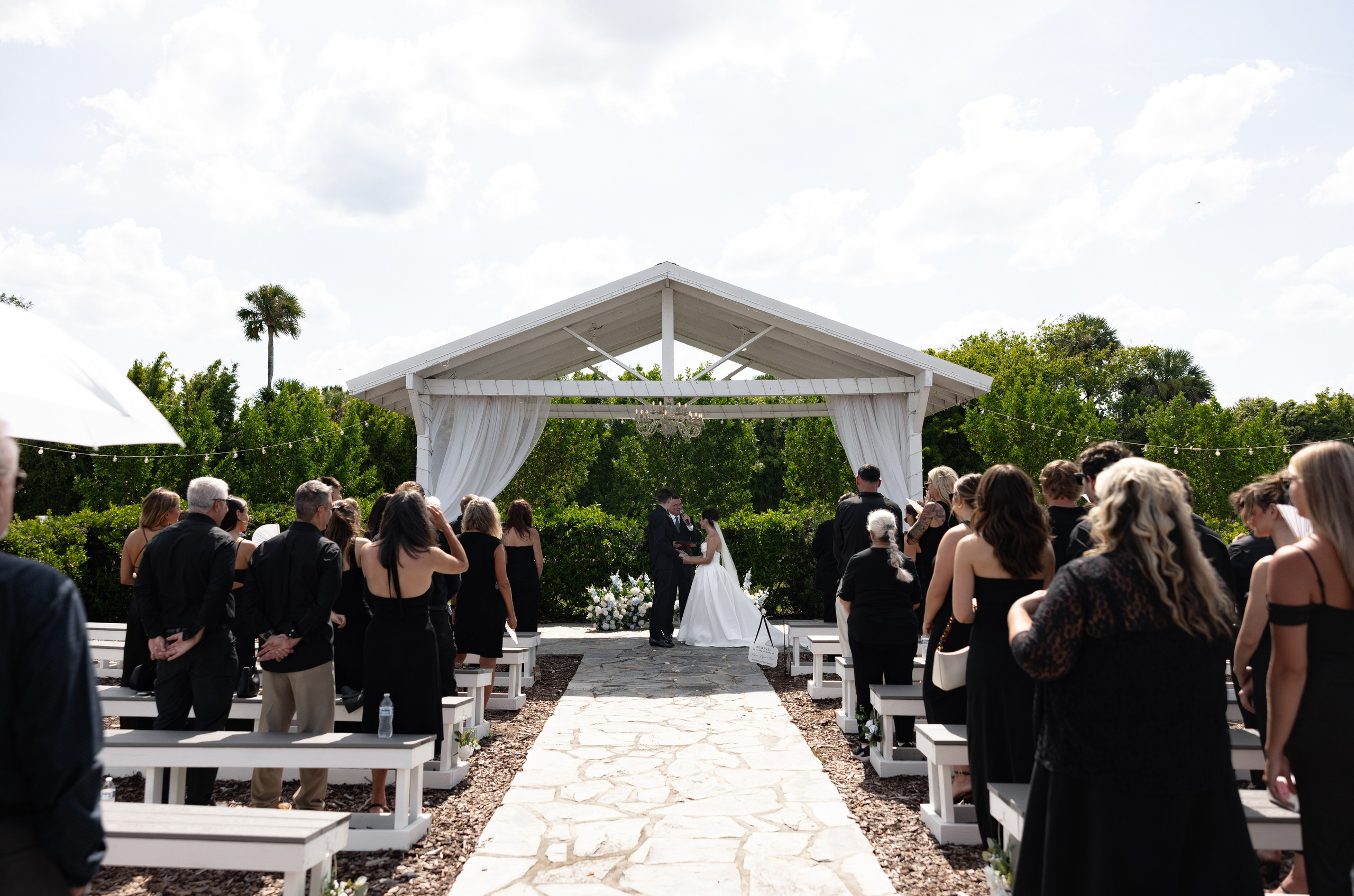 Alexsa and Robert. Ever After Farm Peach. Photographer Anastasia Nagibina