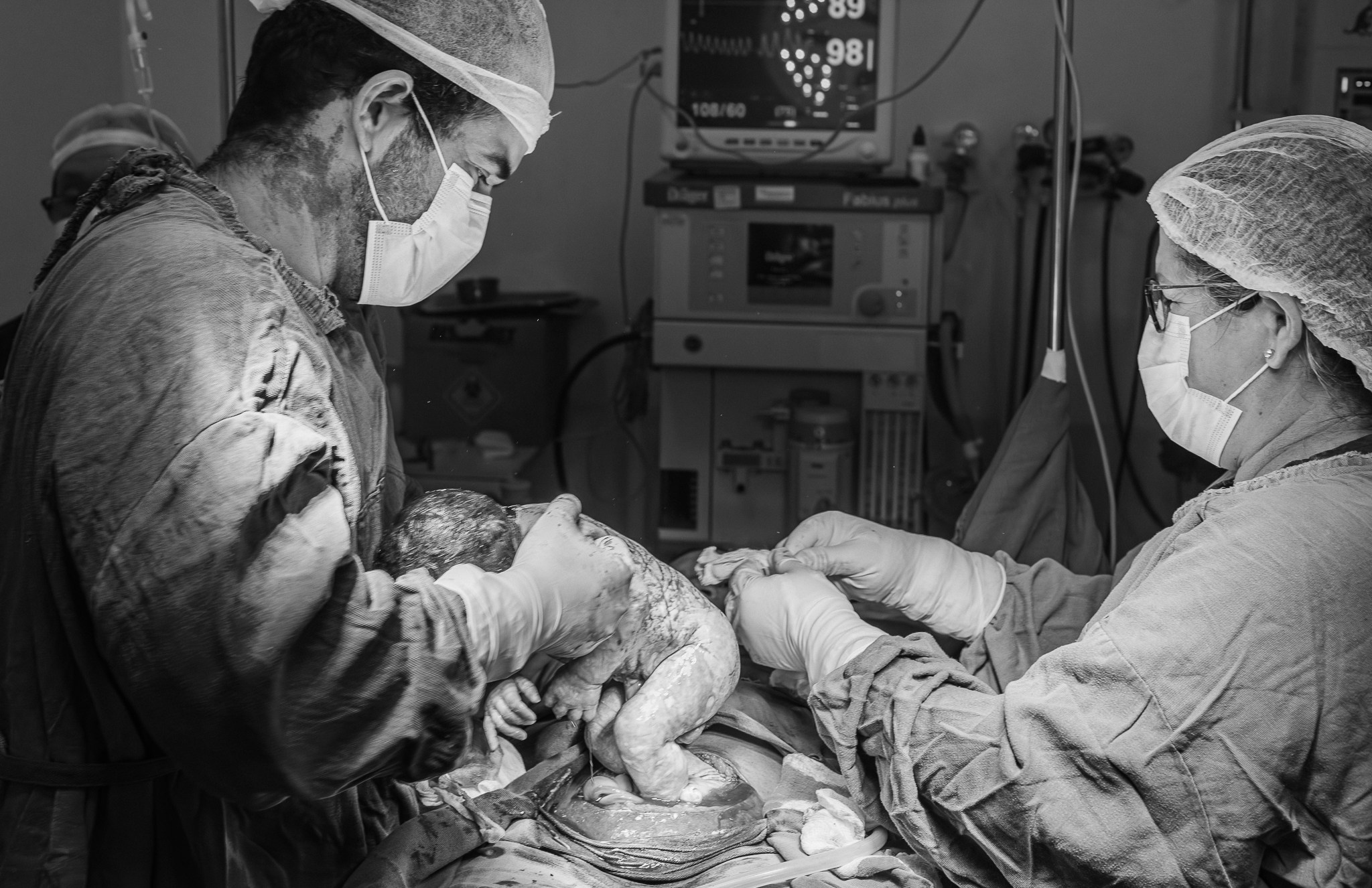 fotografo-de-parto-registro-momento-unico-nascimento-vaginal amor-incondicional-mae-e-filho-contato-pele-a-pele-pos-parto