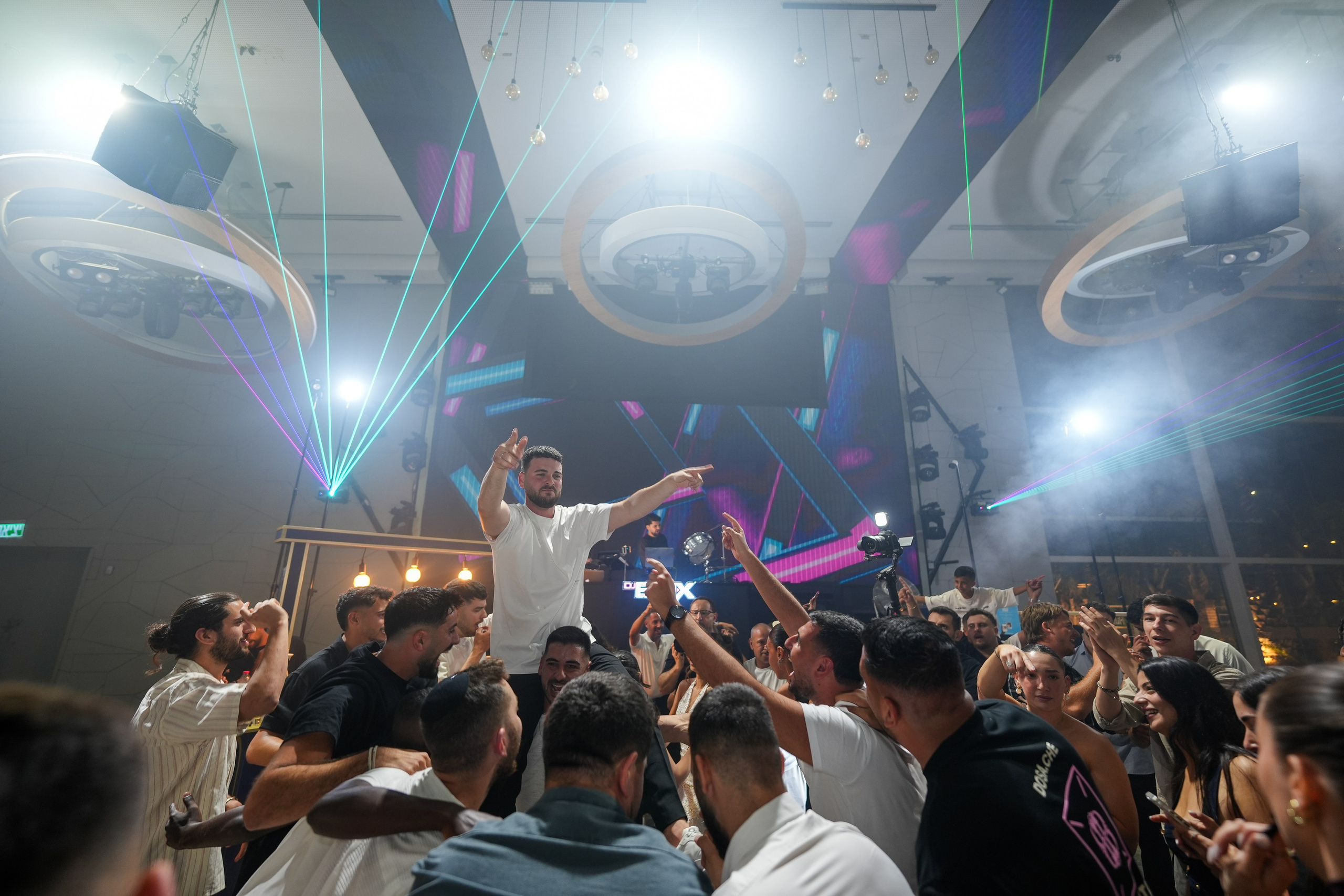 The Party. לופו צלמים — צילום חתונות ואירועים