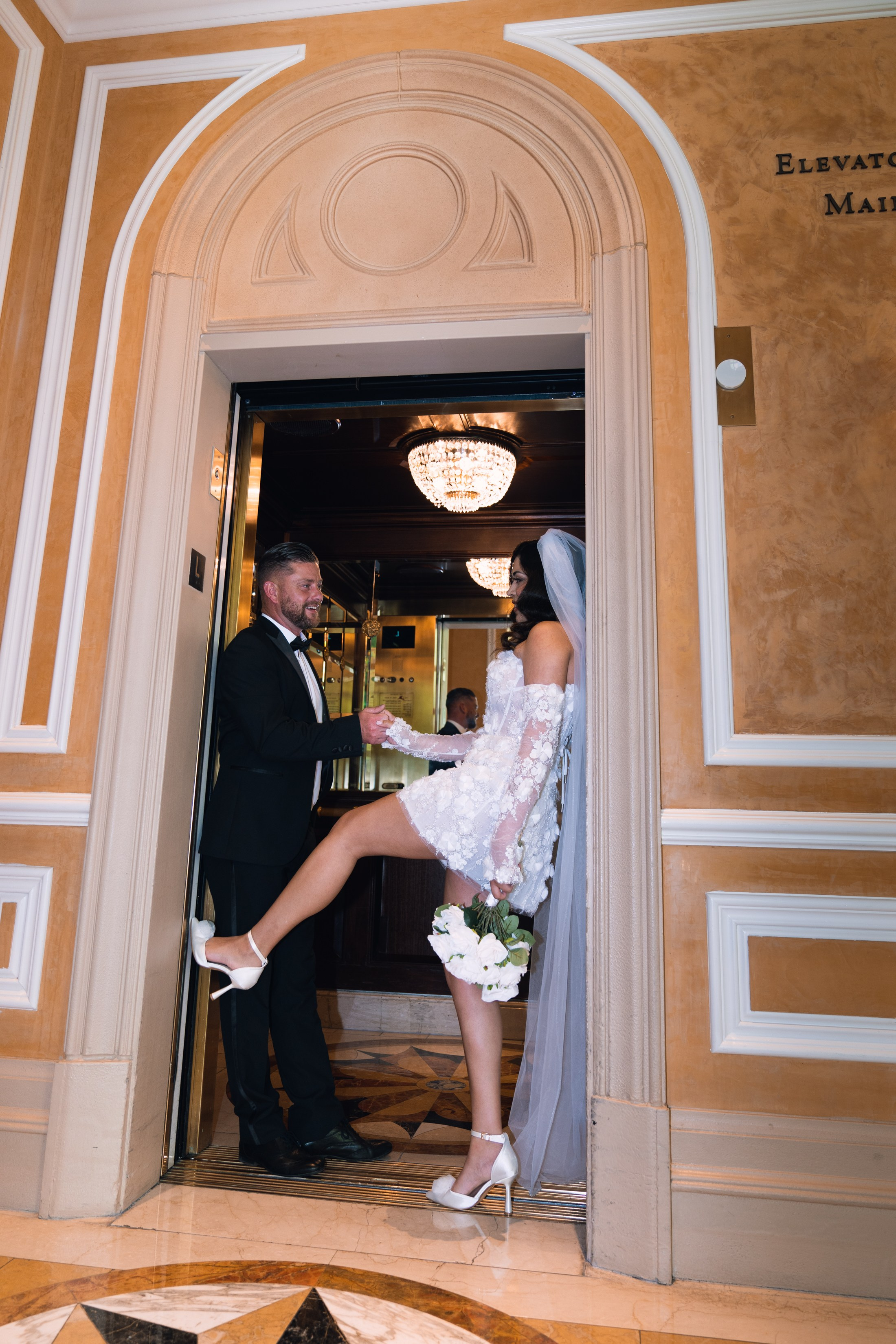 Sara&John. Wedding & elopement photographer Viktoriya Kravtsov. Las Vegas