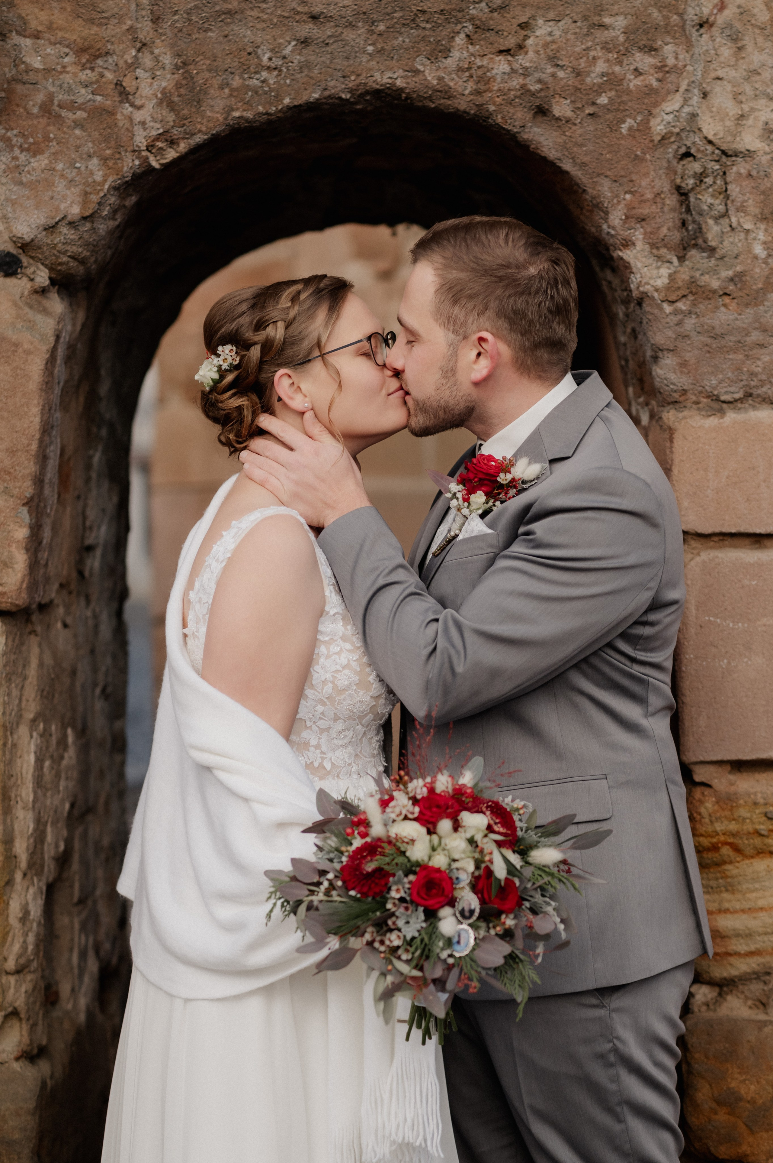 CIVIL WEDDING IN WOLFRAMS-ESCHENBACH. Photographer in Nuremberg Irina Mehnert from Ansbach