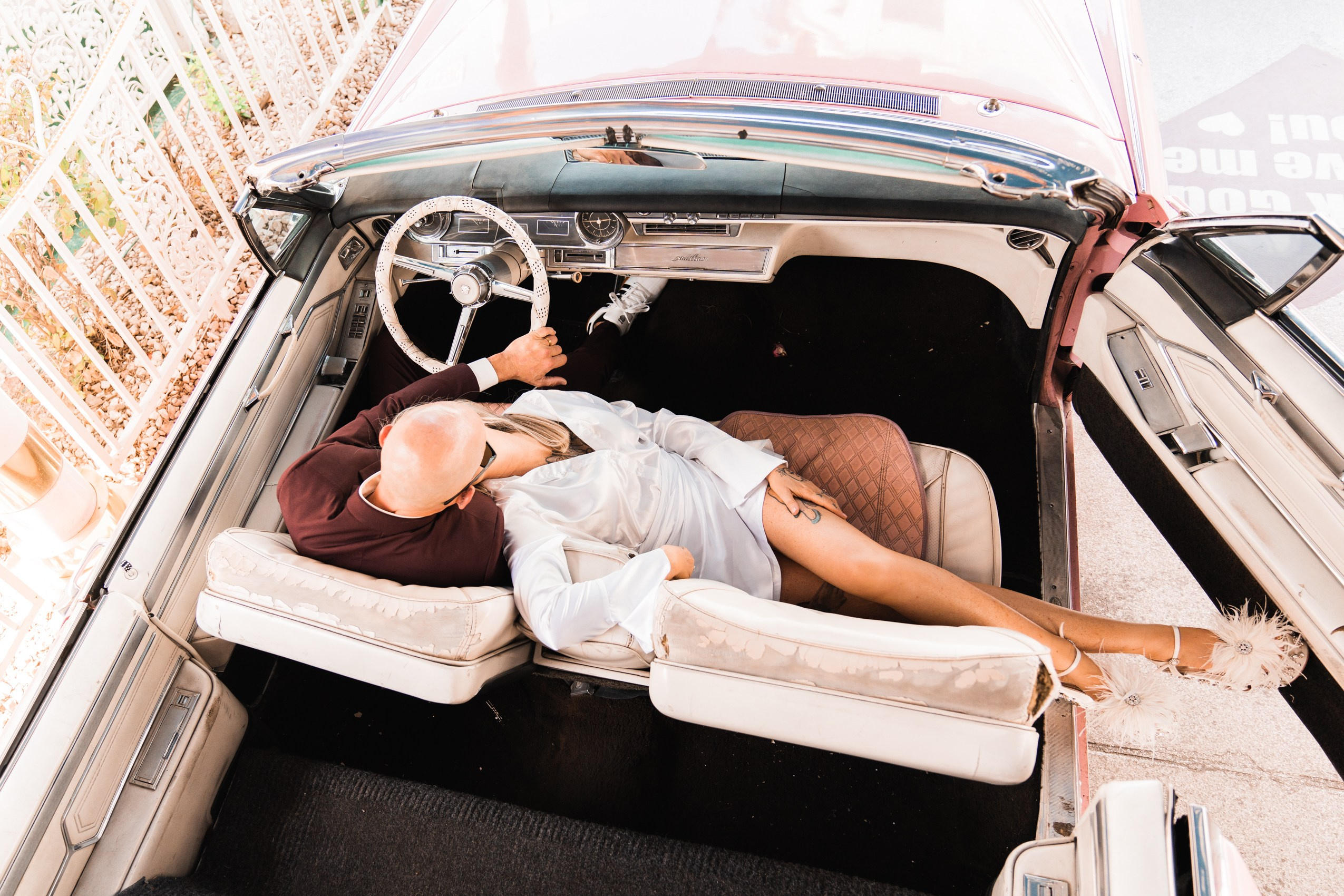 E&E. Wedding & elopement photographer Viktoriya Kravtsov. Las Vegas