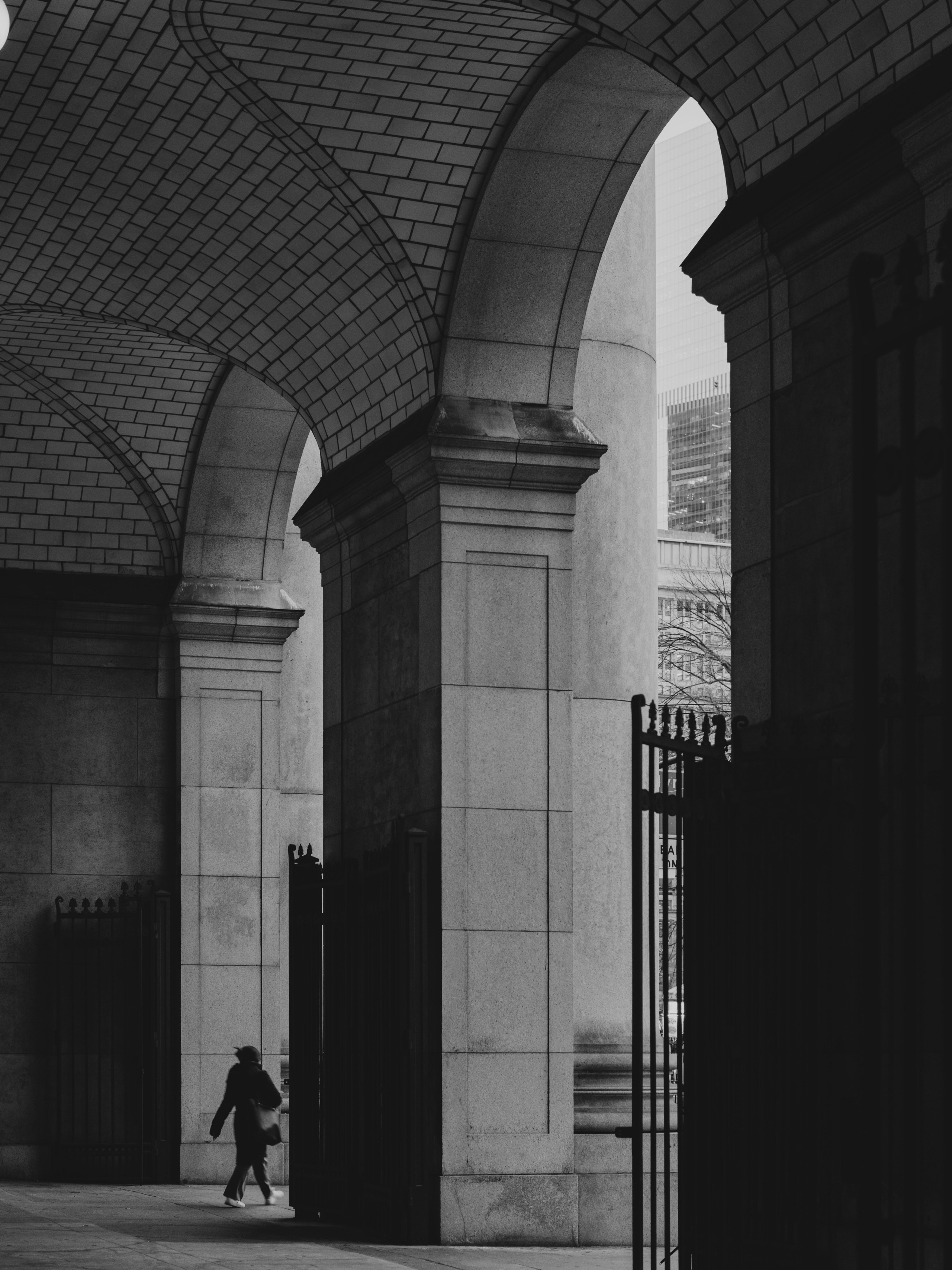 B&W Street. Il-kin.com