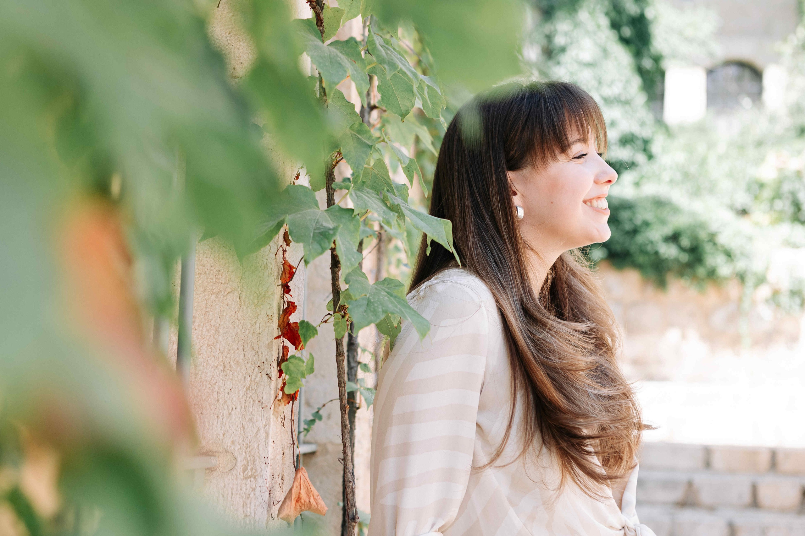 A MONTH AFTER THE WEDDING (morning). PHOTOGRAPHER IN ISRAEL