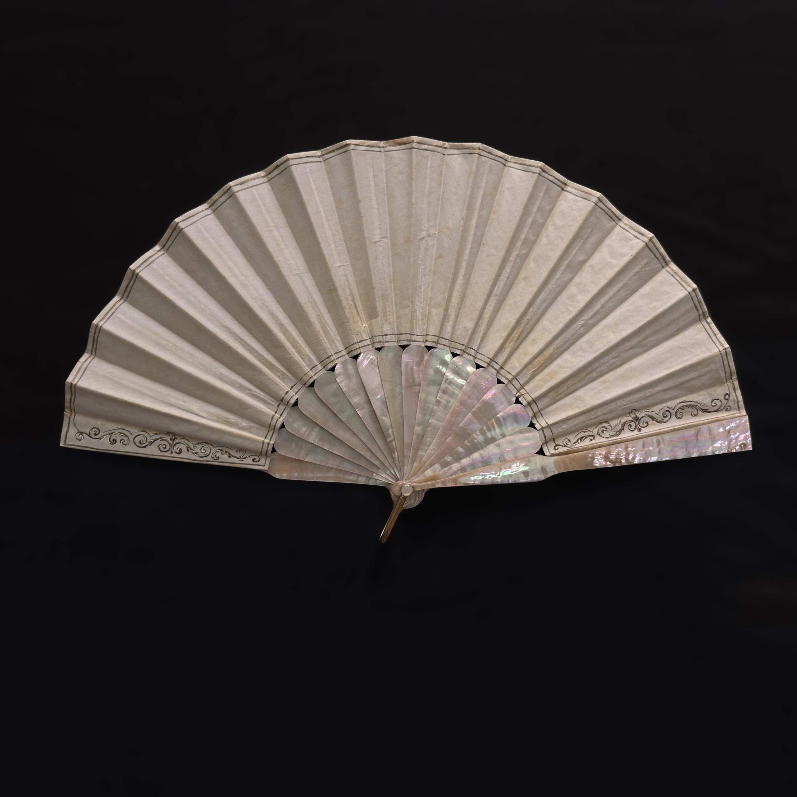 Pearloldfan. Современнные и актикварные украшения в Барселоне, Москве и Санкт-Петербурге