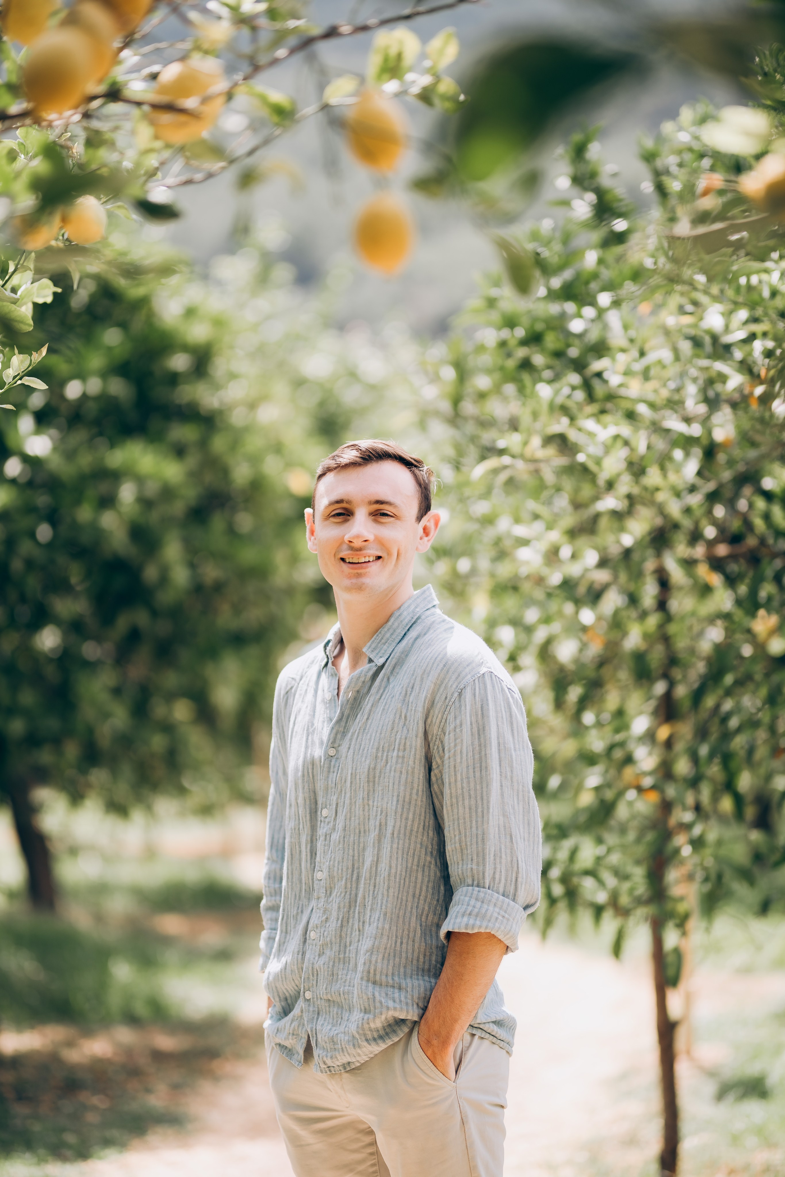 Relaxed Couple Session in Mallorca — Citrus Fields & Seaside. Фотограф у Пальма де Майорка