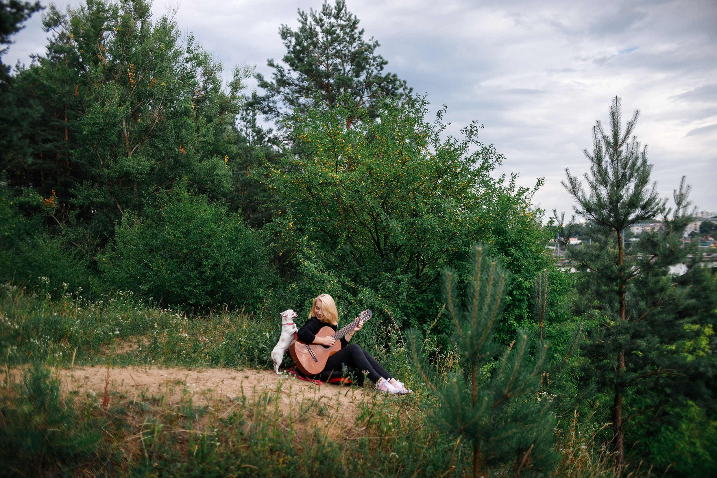 Polina & her chihuahua. Kaja | fotograf we Wrocławiu | ludzie i psy