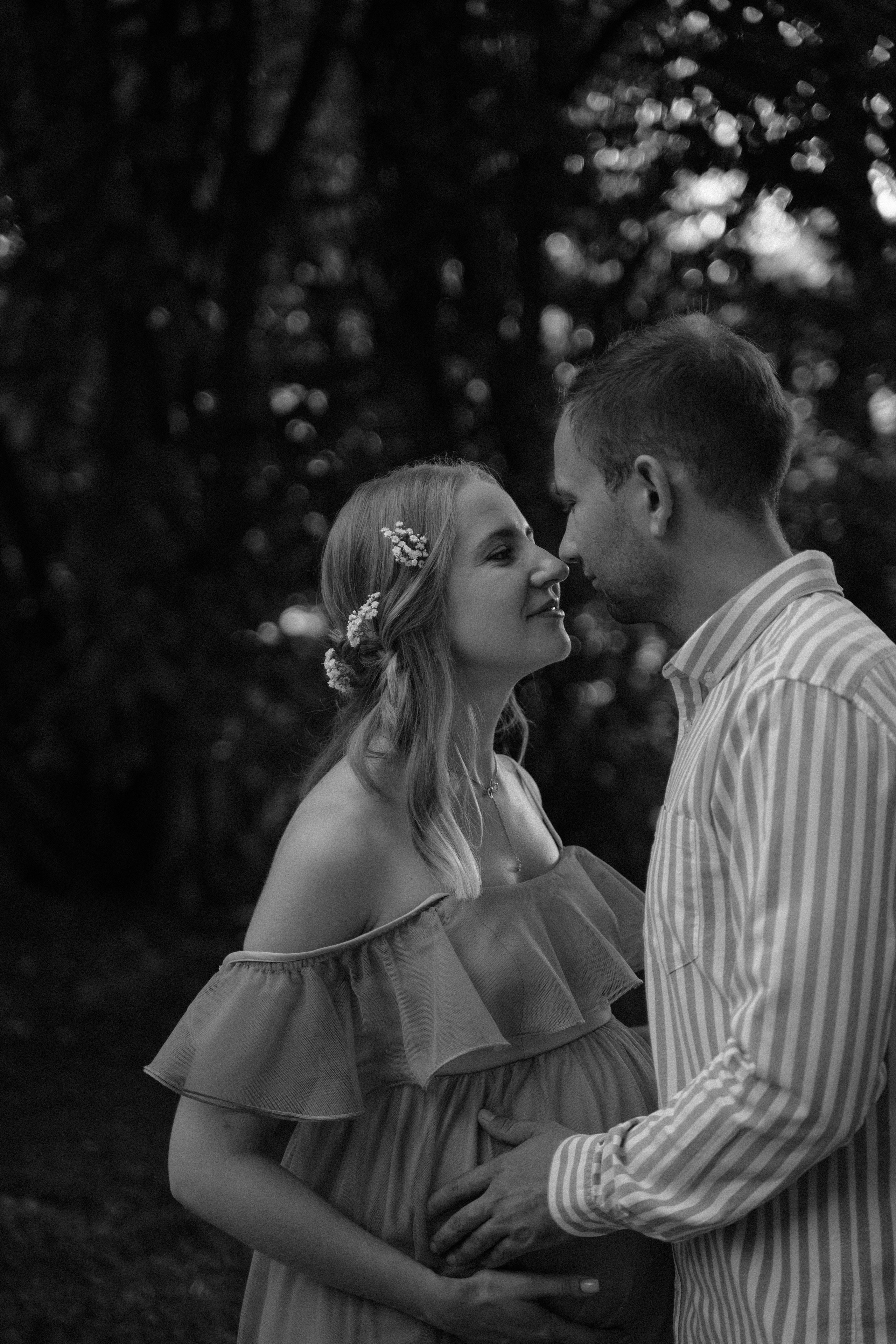 Babybauch. Authentische und emotionale Familienfotos in Landshut und Umgebung