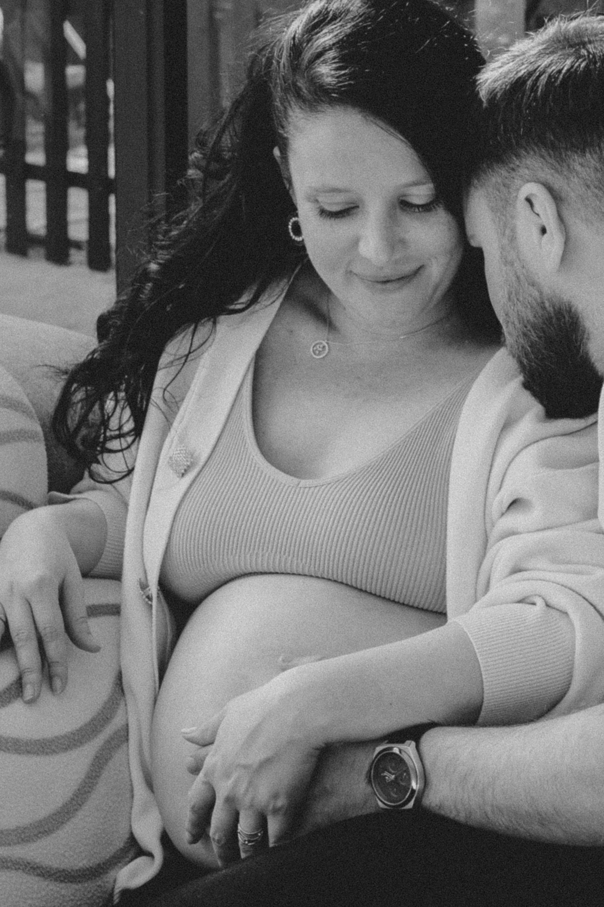 Sesión familiar embarazo. Fotografía profesional en Calafell - Elena Medvedeva