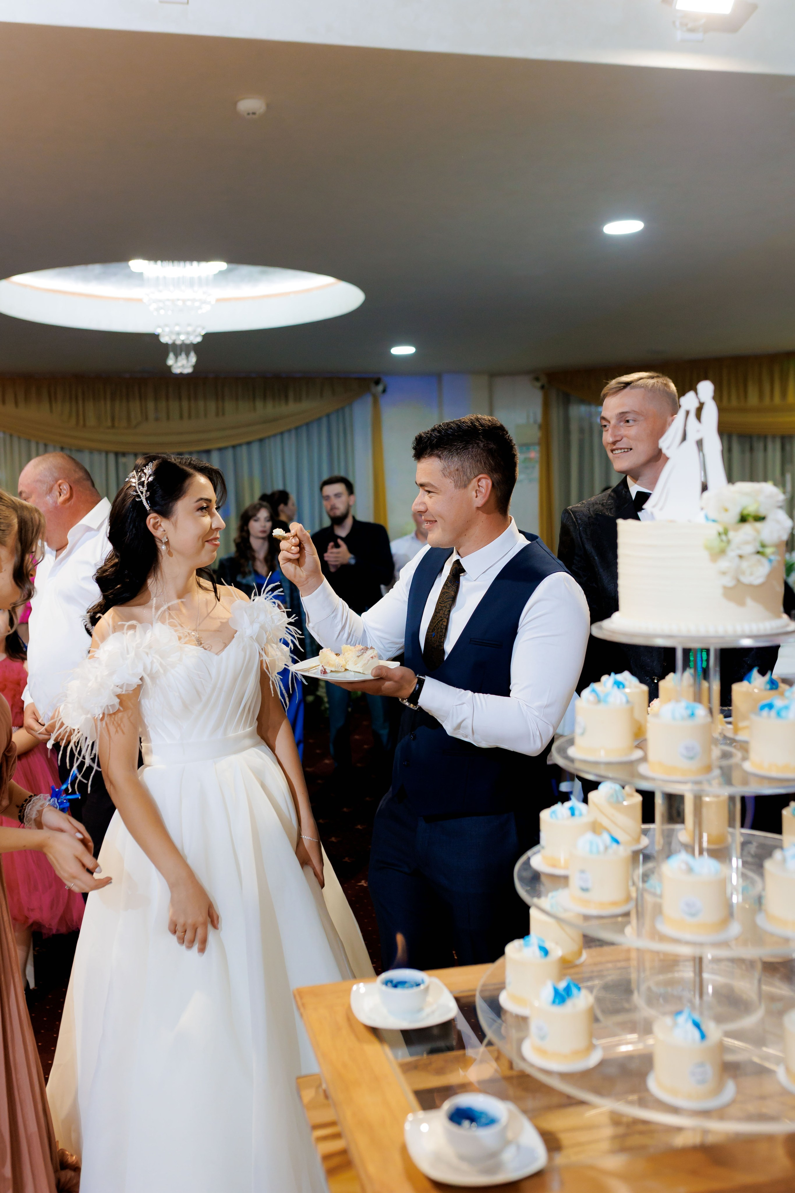 Loredana & Emilian – Ziua Nunții | Videografie - fotografie Botez Suceava, Iași, Botoșani. Servicii foto-video profesionale, pentru momente de neuitat