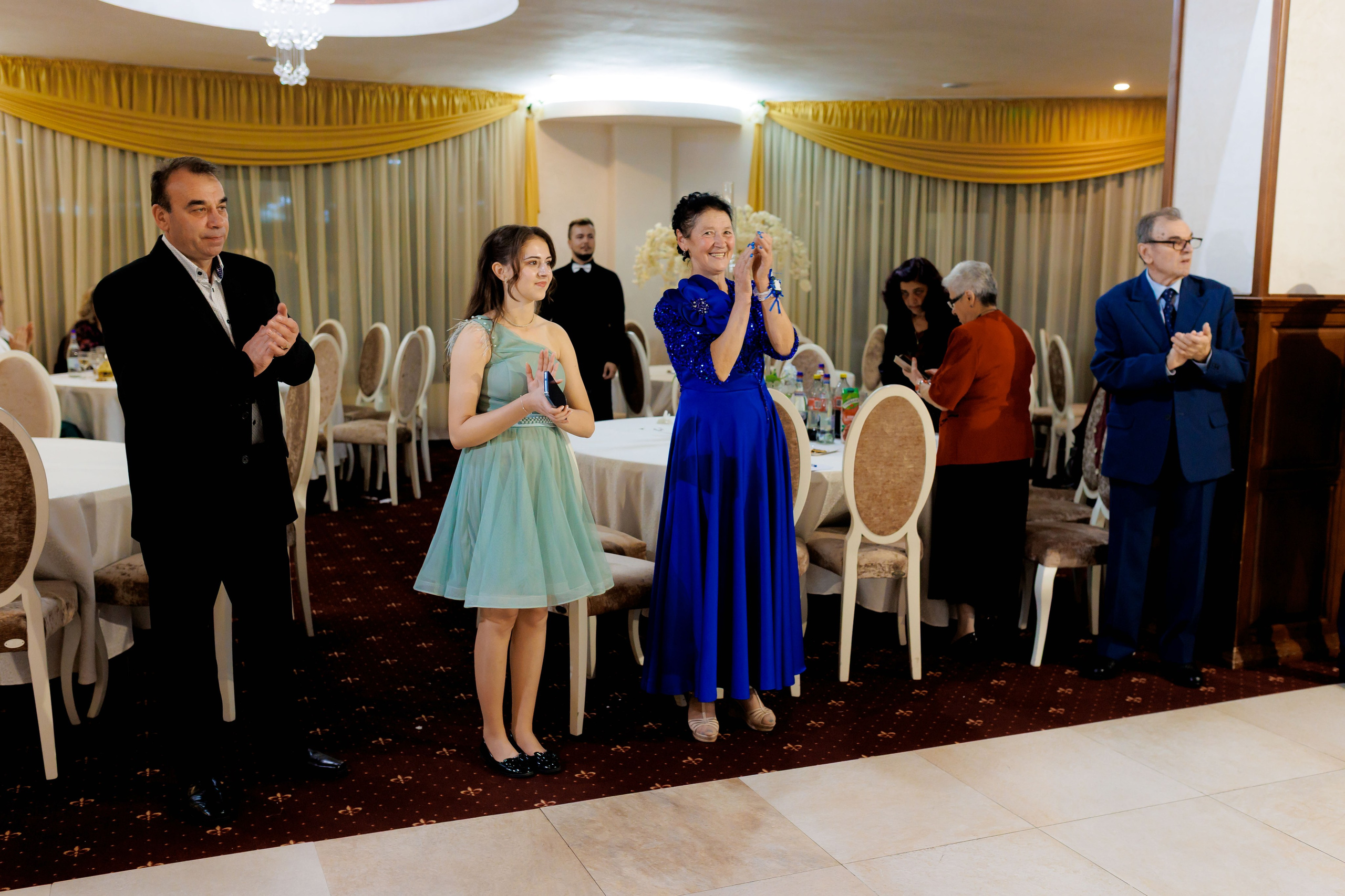 Loredana & Emilian – Ziua Nunții | Videografie - fotografie Botez Suceava, Iași, Botoșani. Servicii foto-video profesionale, pentru momente de neuitat