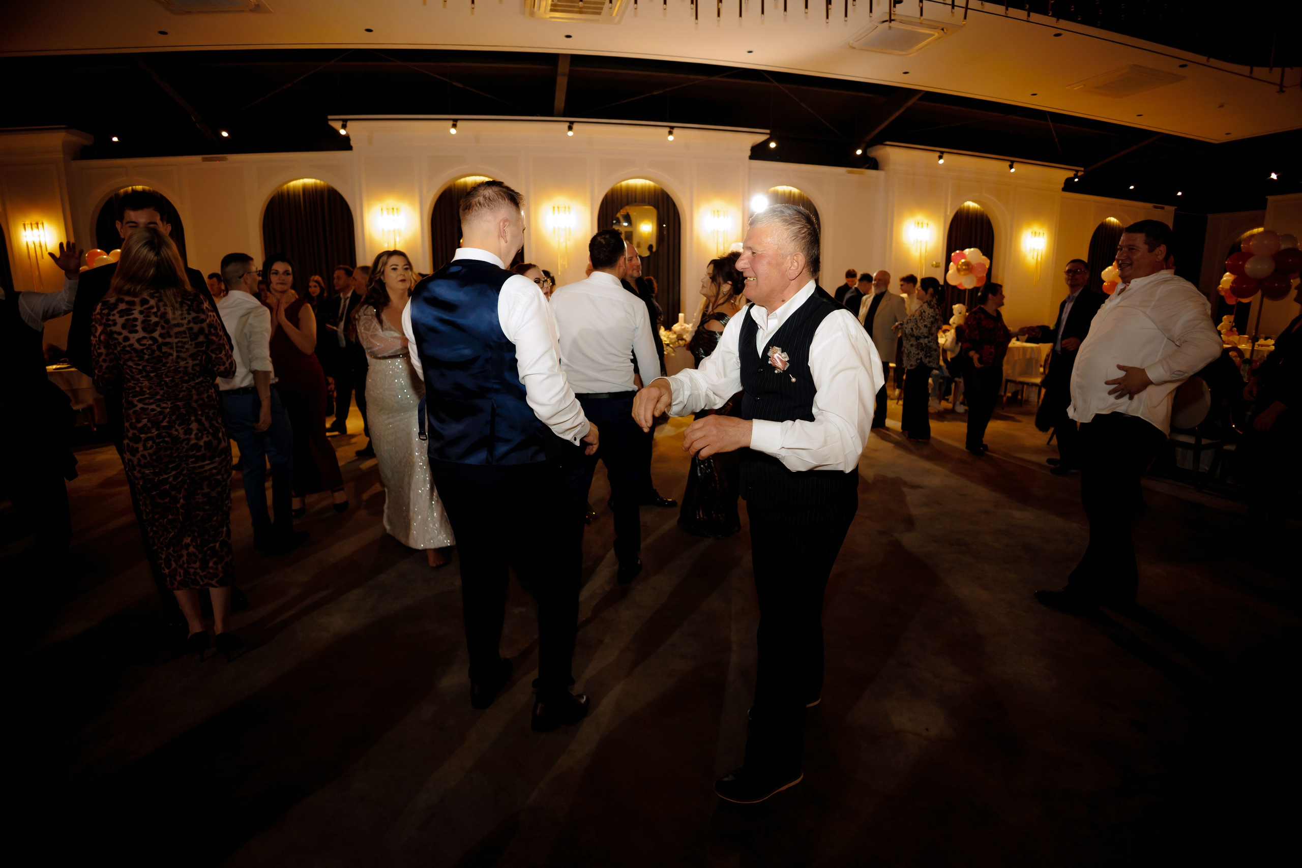 Povestea voastră, regizată de noi |Cristi Turculet Videograf Nuntă Suceava | wedding highlight. Servicii foto-video profesionale, pentru momente de neuitat