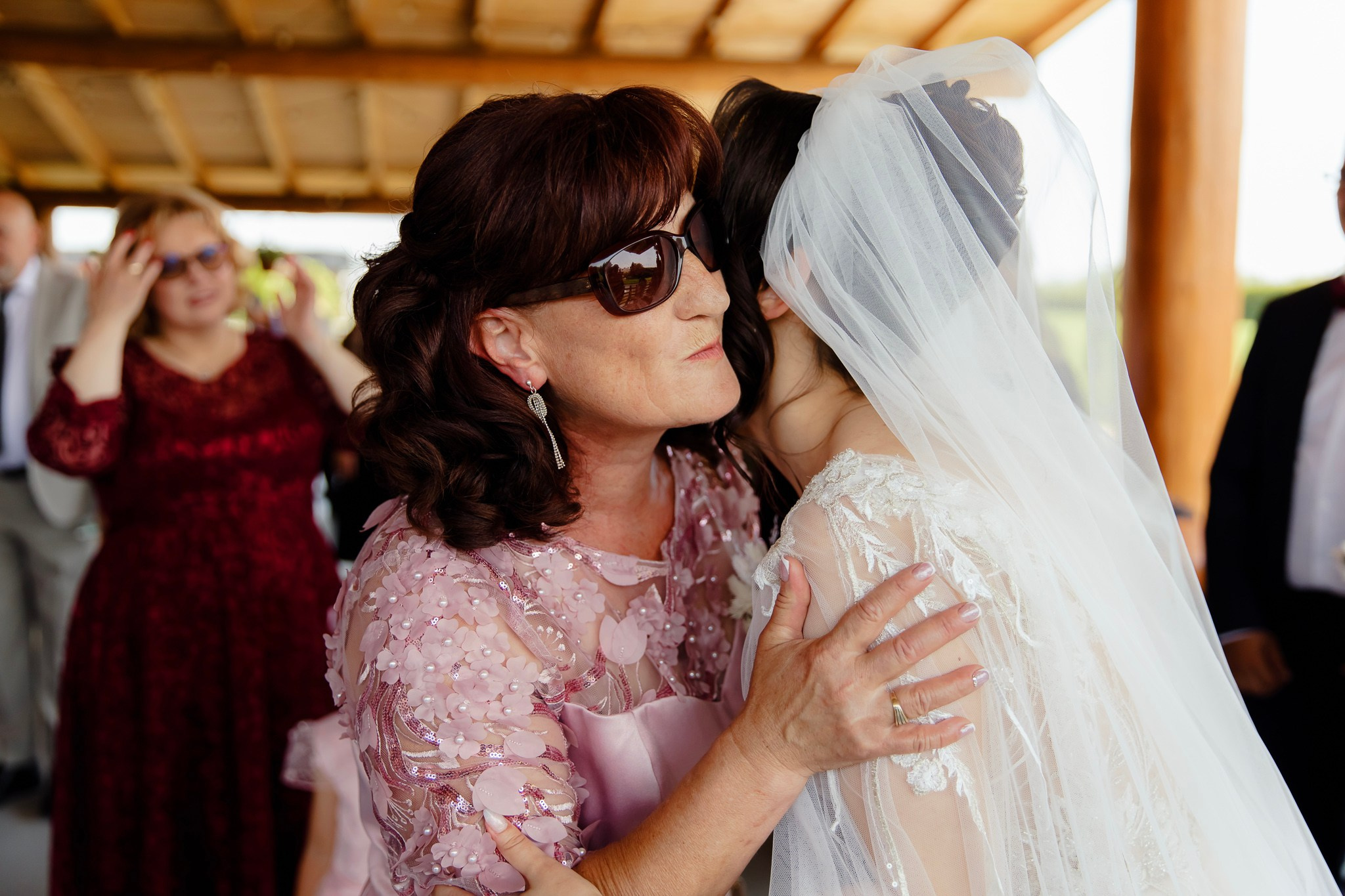 Ioana & Ionuț | Nuntă de poveste la Păstrăvăria Poiana din Mălini județul Suceava. Servicii foto-video profesionale, pentru momente de neuitat