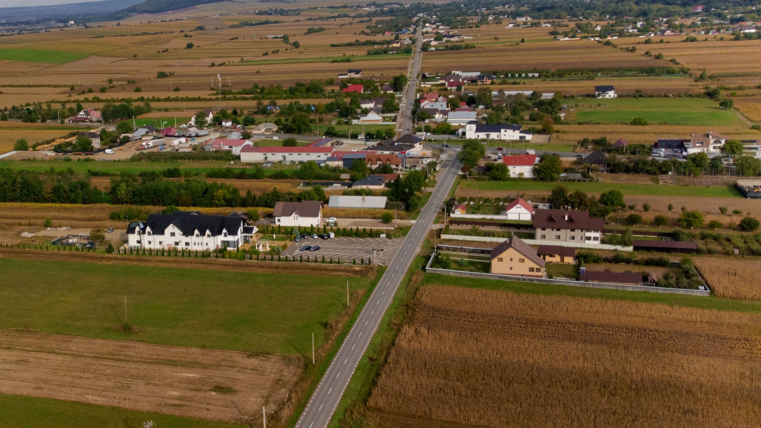 Loredana & Emilian – Ziua Nunții | Videografie - fotografie Botez Suceava, Iași, Botoșani. Servicii foto-video profesionale, pentru momente de neuitat