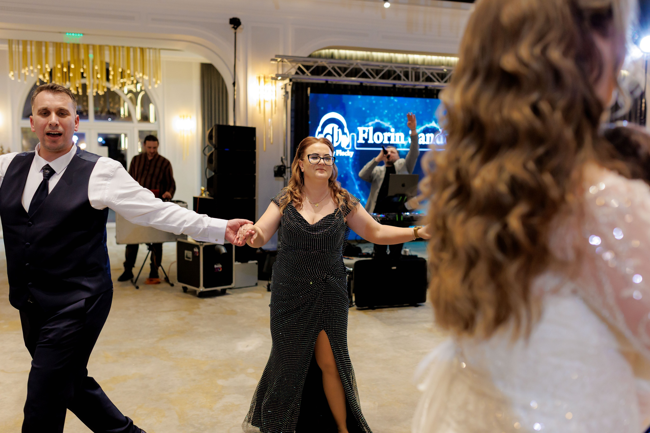 Povestea voastră, regizată de noi |Cristi Turculet Videograf Nuntă Suceava | wedding highlight. Servicii foto-video profesionale, pentru momente de neuitat