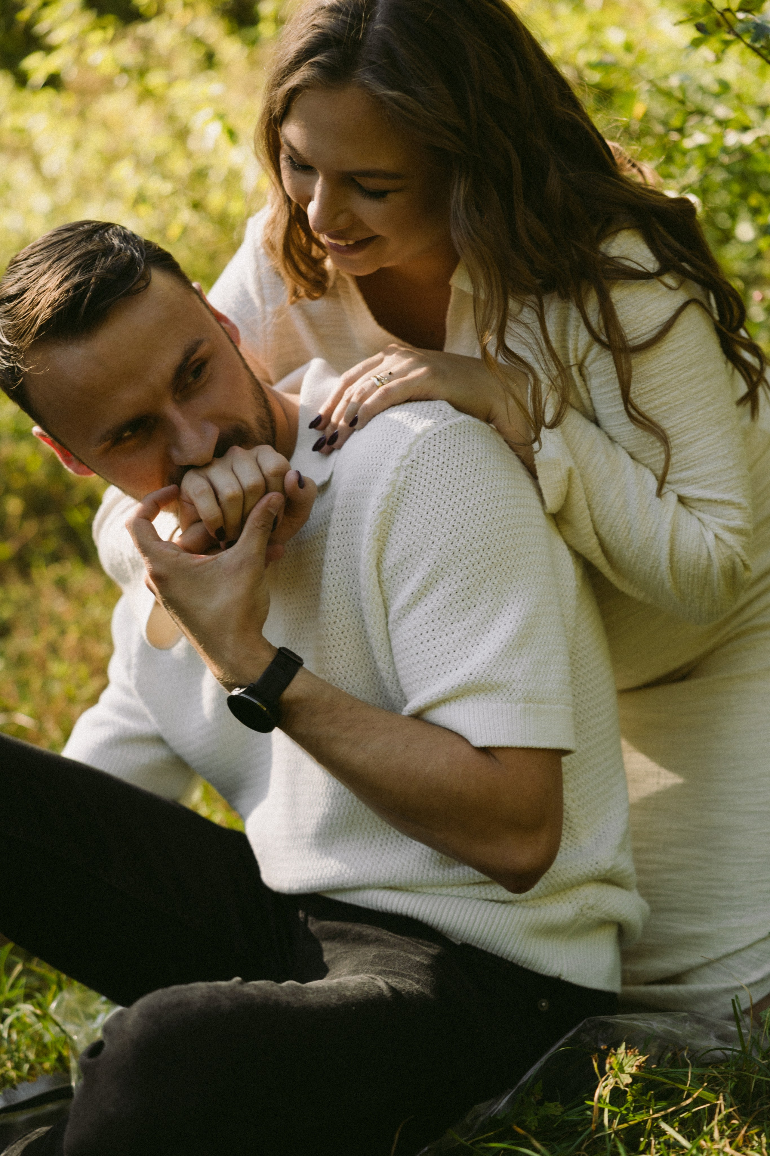 Sigita ir Artūras | Pabėgimas į gamtą ir aštrūs šešėliai. Vestuvių ir šeimų fotografė Lena Bondarenko / belove photo