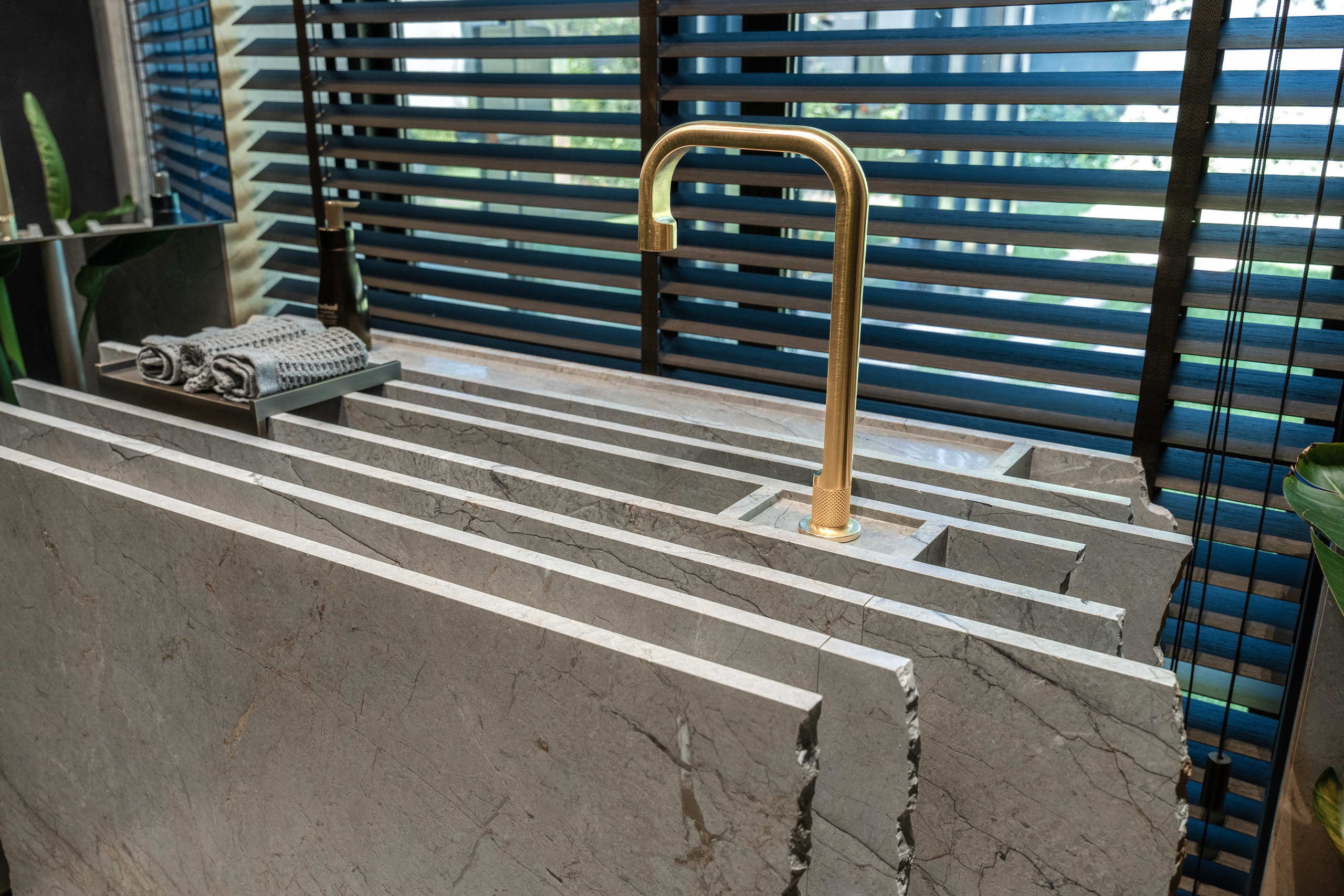 MASTER SHOT CREATIVE