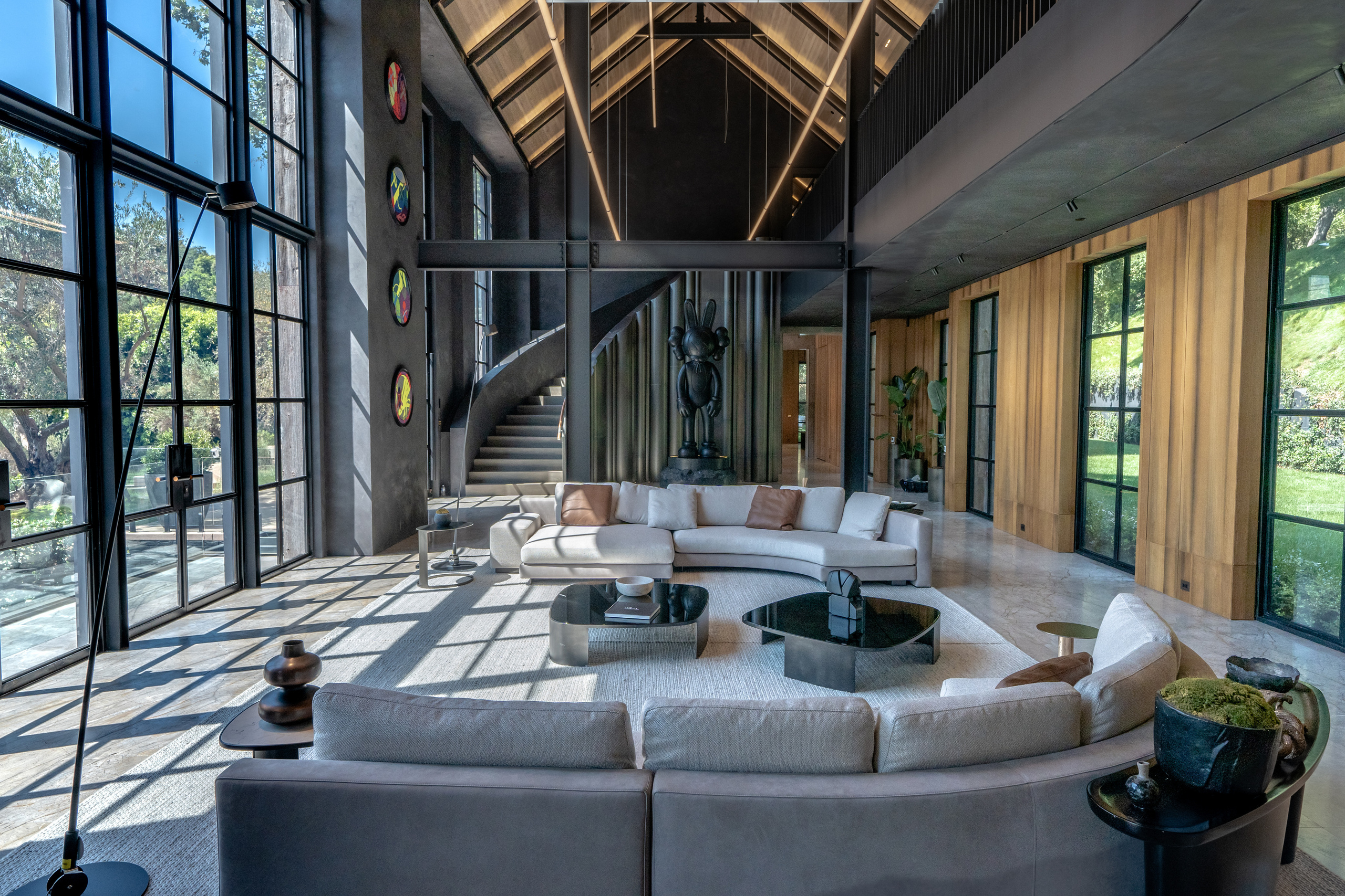 MASTER SHOT CREATIVE