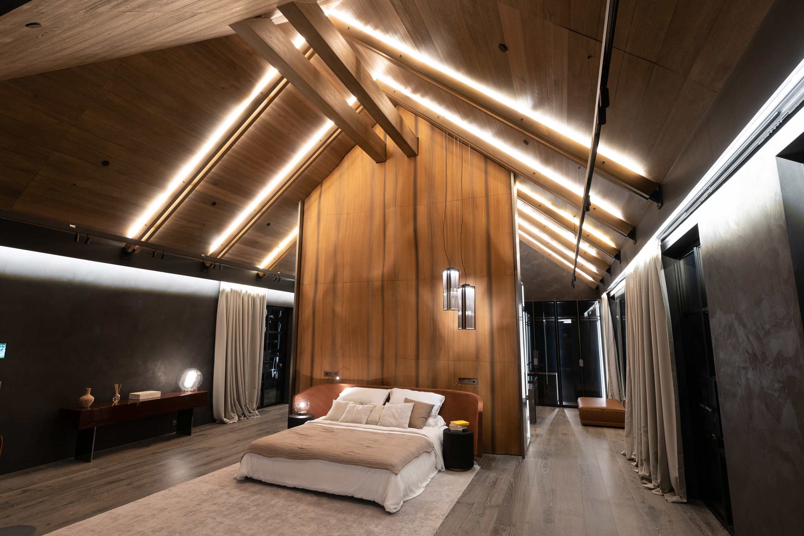 MASTER SHOT CREATIVE